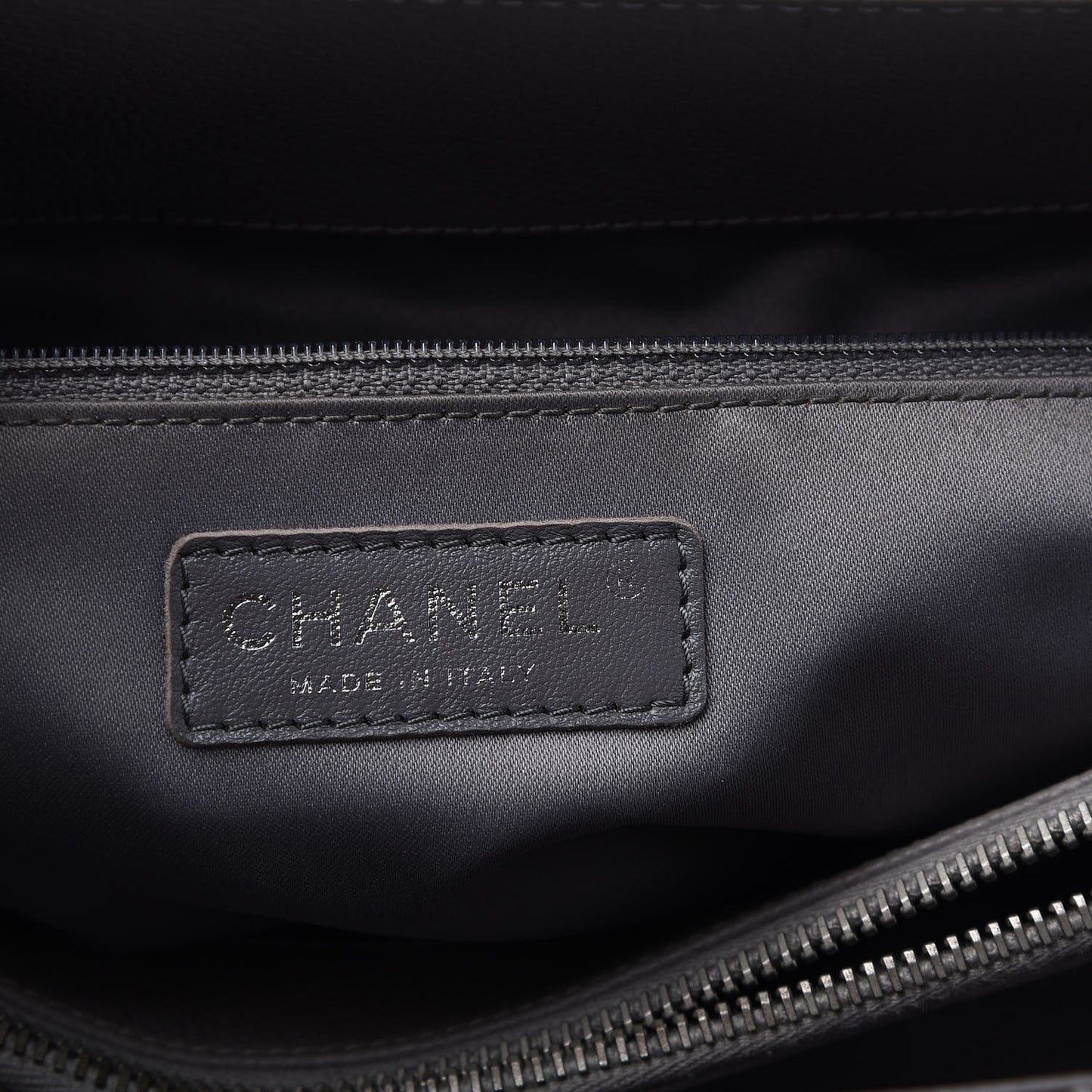 Caviar Quilted XL Grand Shopping Tote GST Light Grey