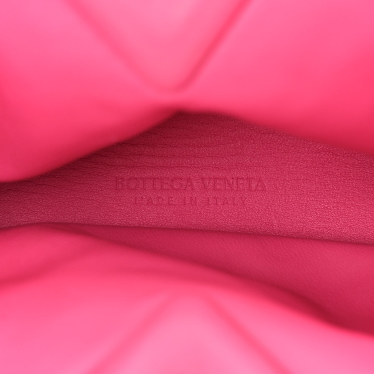 Bottega Veneta Boucle Curly Raffia The Point Triangle Bag Pink 6 of 11