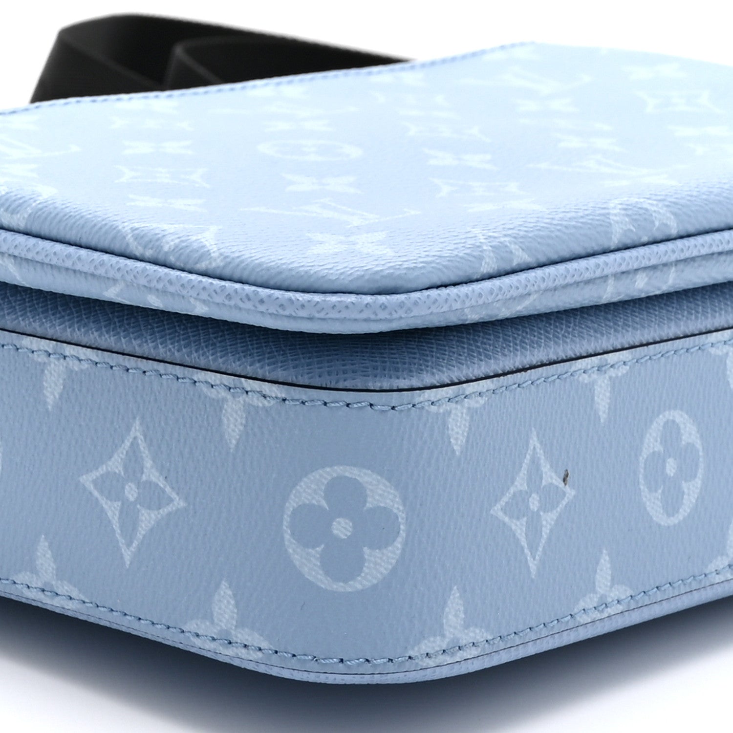Louis Vuitton Taigarama Trio Messenger Sky Blue 10 of 11
