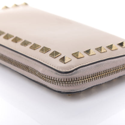 Valentino Garavani Calfskin Rockstud Zip Around Wallet Poudre 13 of 14