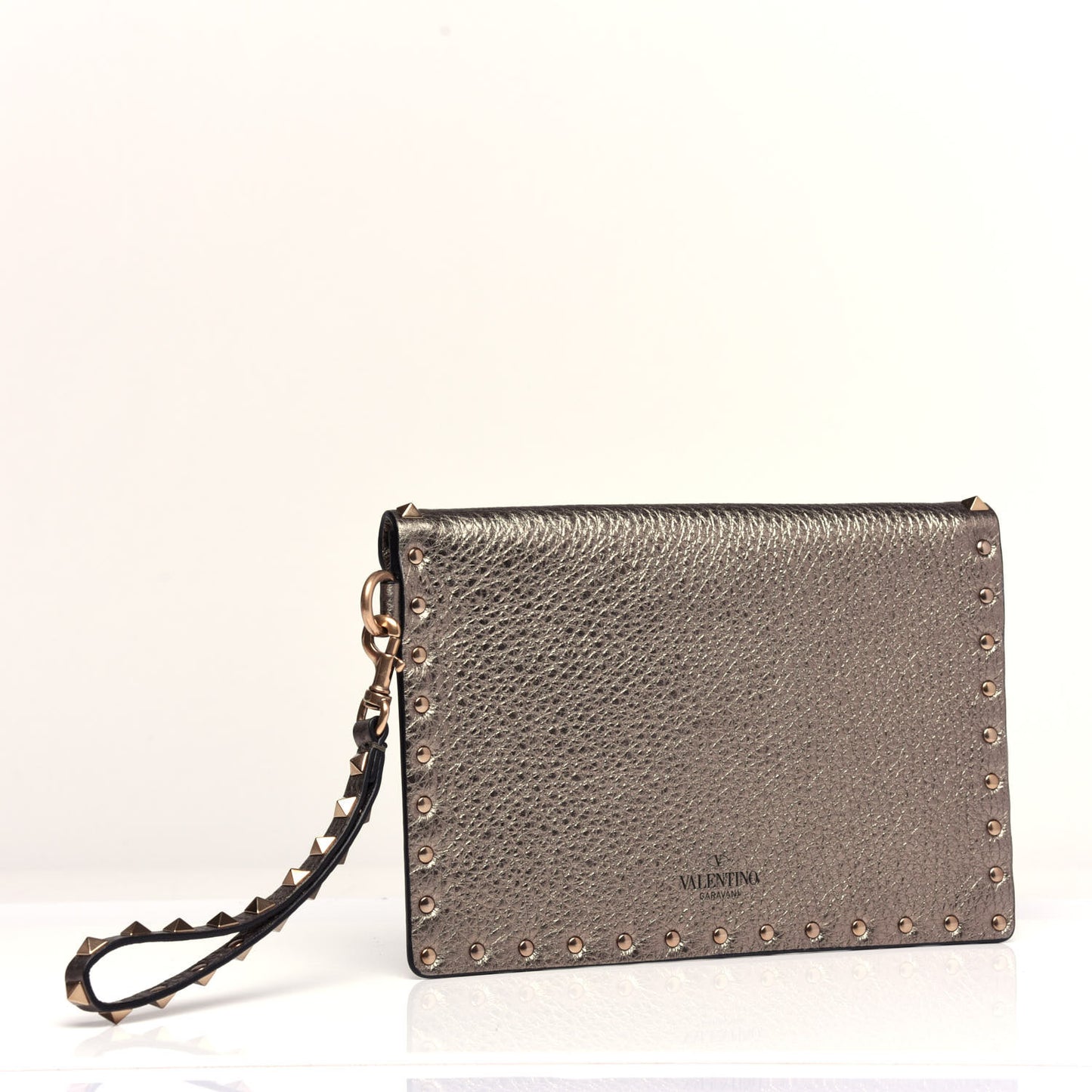 Metallic Pebbled Calfskin Medium Rockstud Envelope Flat Wristlet Pouch Sasso