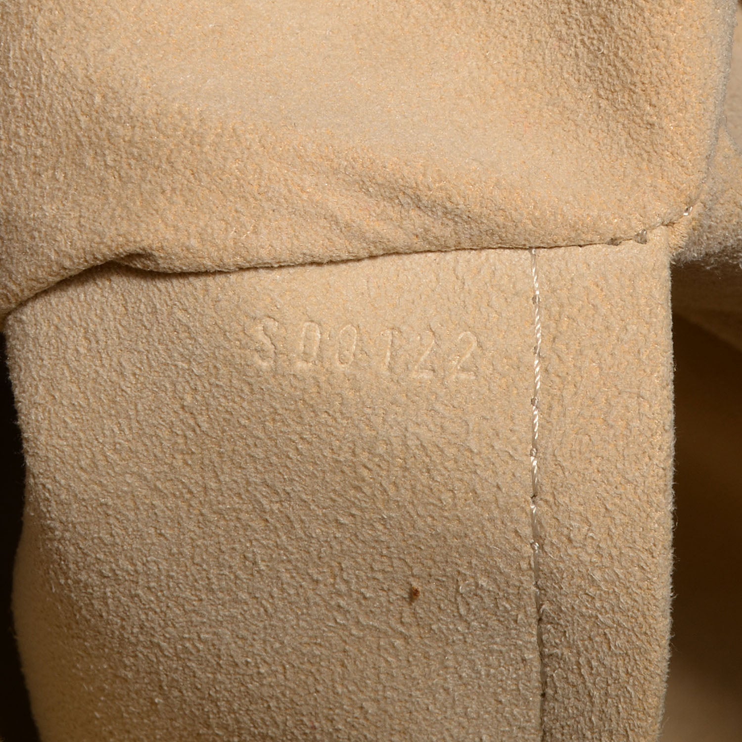 Louis Vuitton Monogram Artsy GM 7 of 7