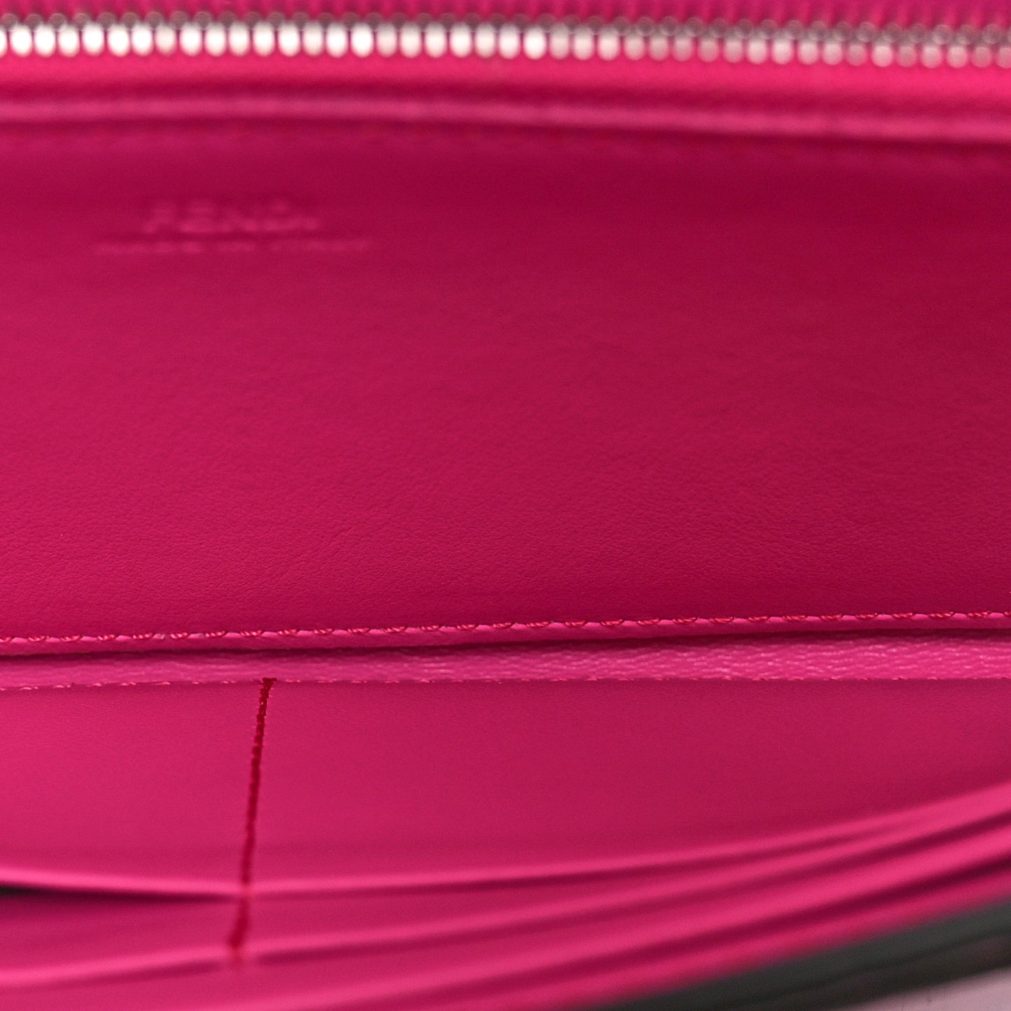 Cuoio Romano Vitello Grace Selleria Peekaboo Continental Wallet Geranio