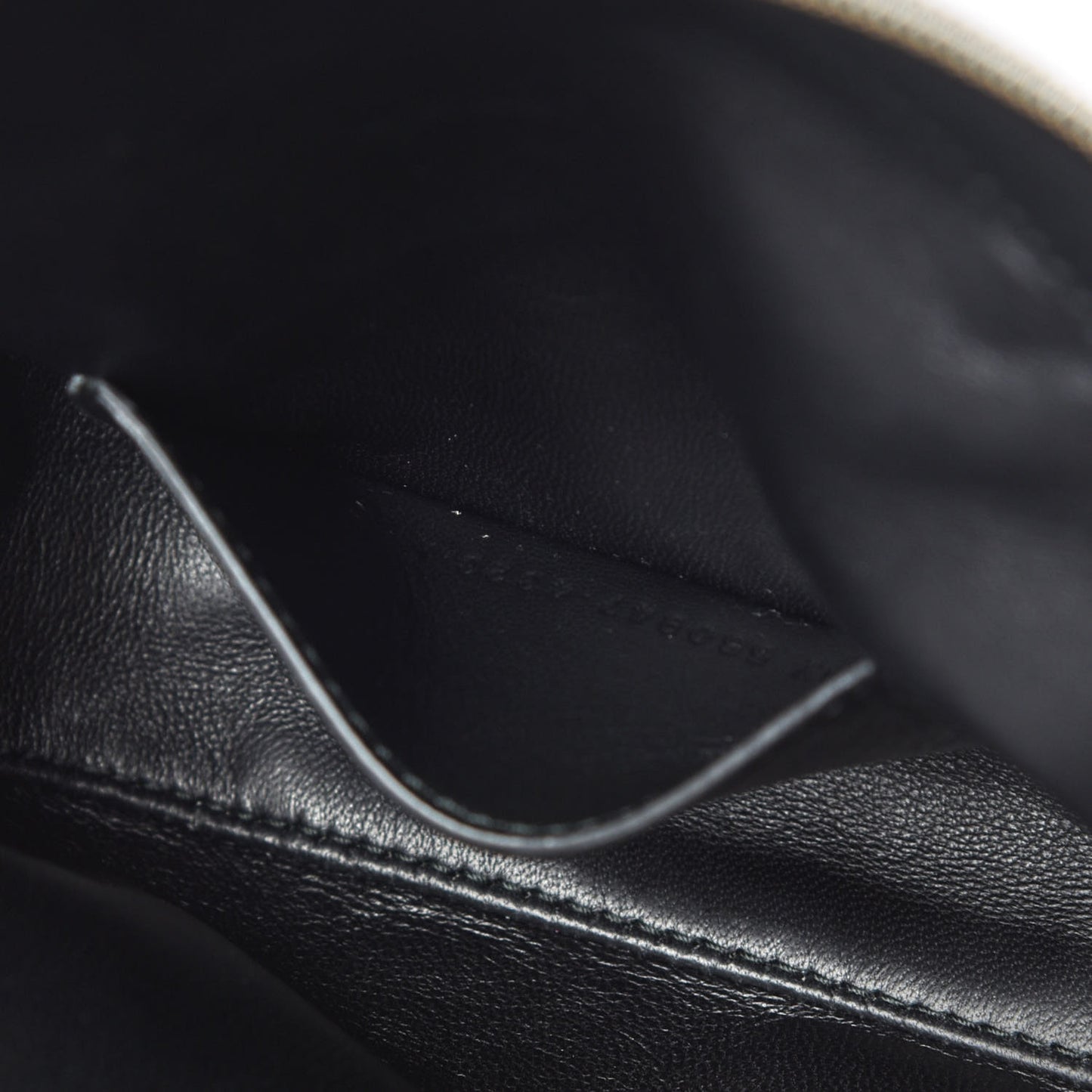 Calfskin M Triangle Pouch Bleu