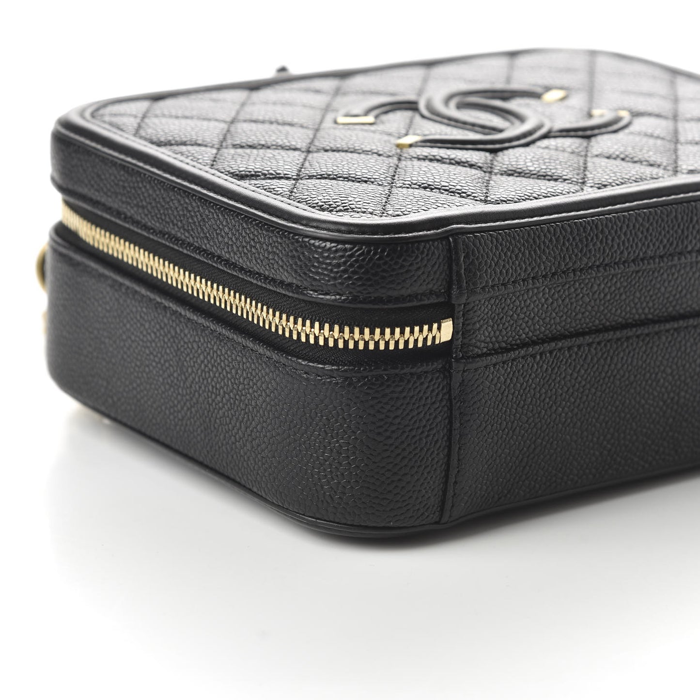 Caviar Quilted Medium CC Filigree Vanity Case Black