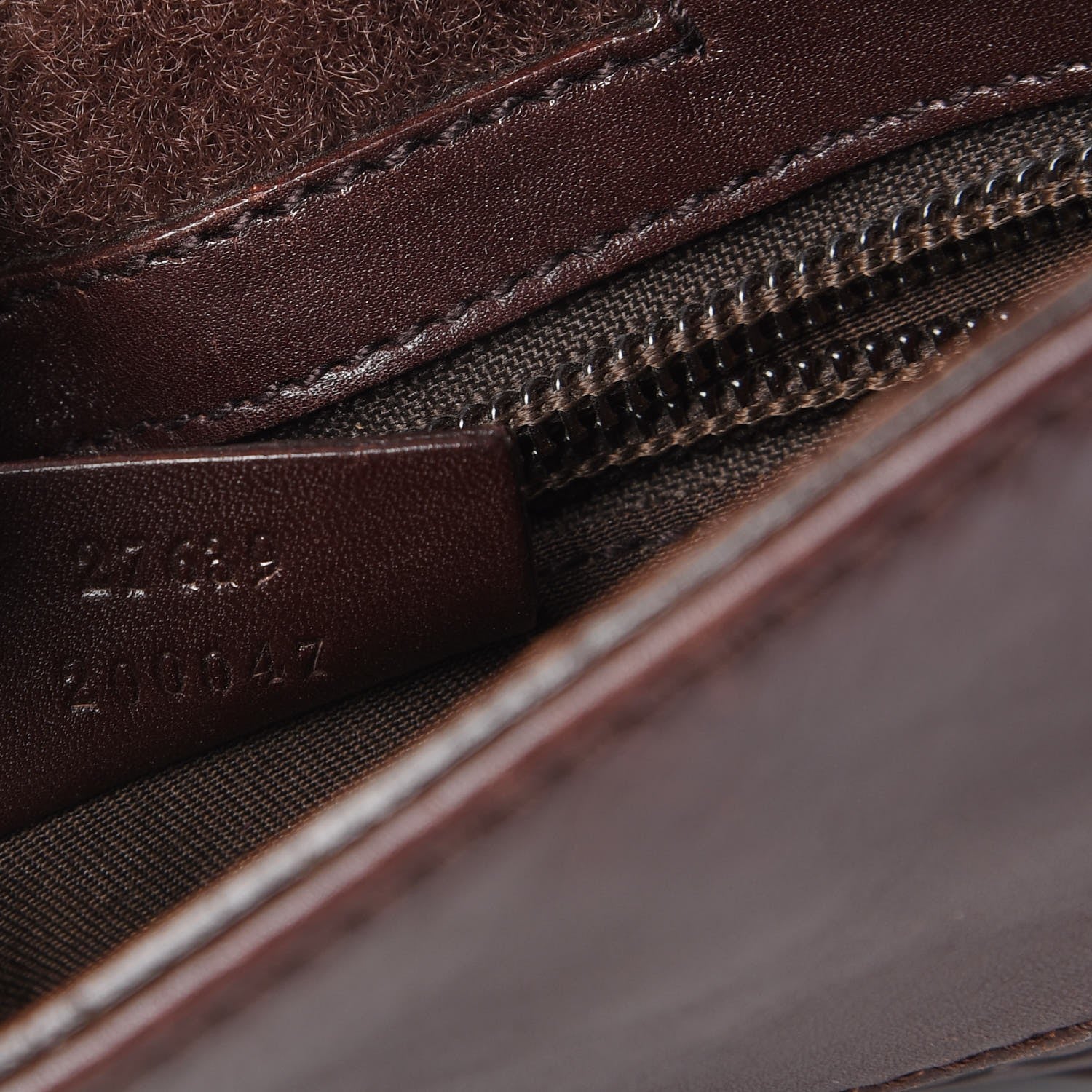 Gucci Guccissima Medium Flat Messenger Bag Dark Brown 7 of 10