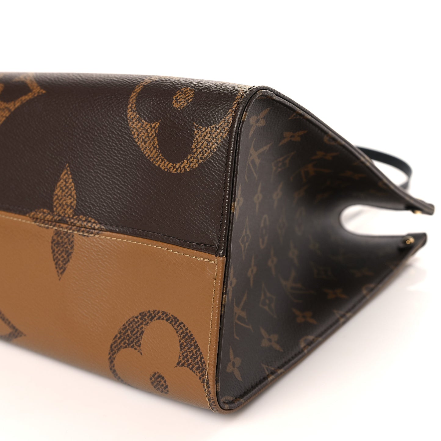 Reverse Monogram Giant Onthego MM