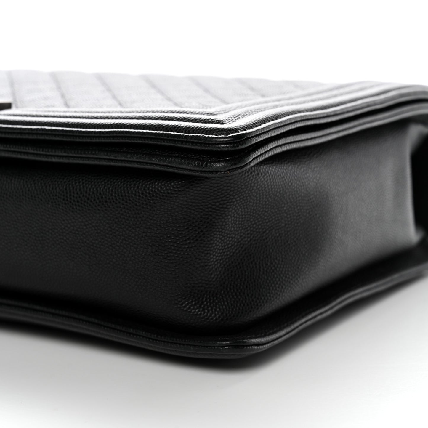 Caviar Quilted Large Boy Flap Black Black