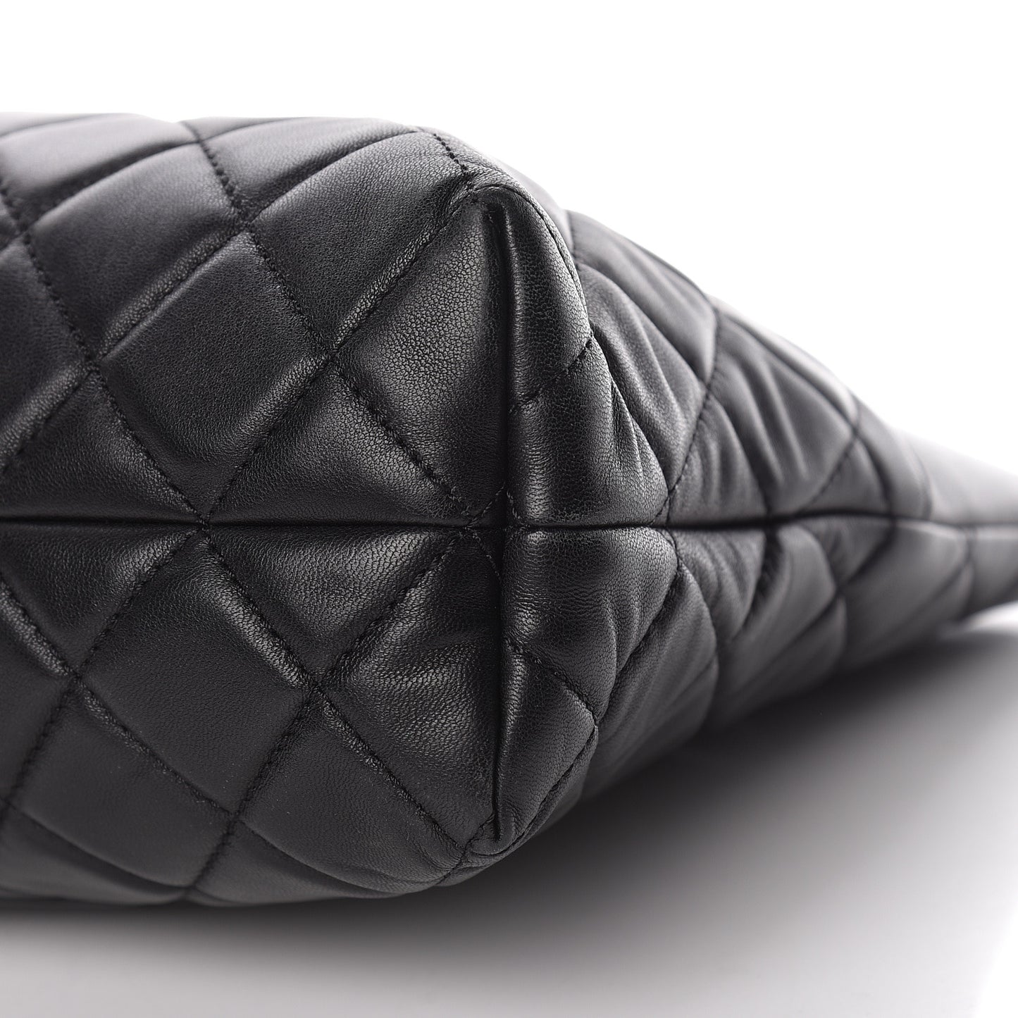 Lambskin Quilted Medium Urban Delight Tote Black