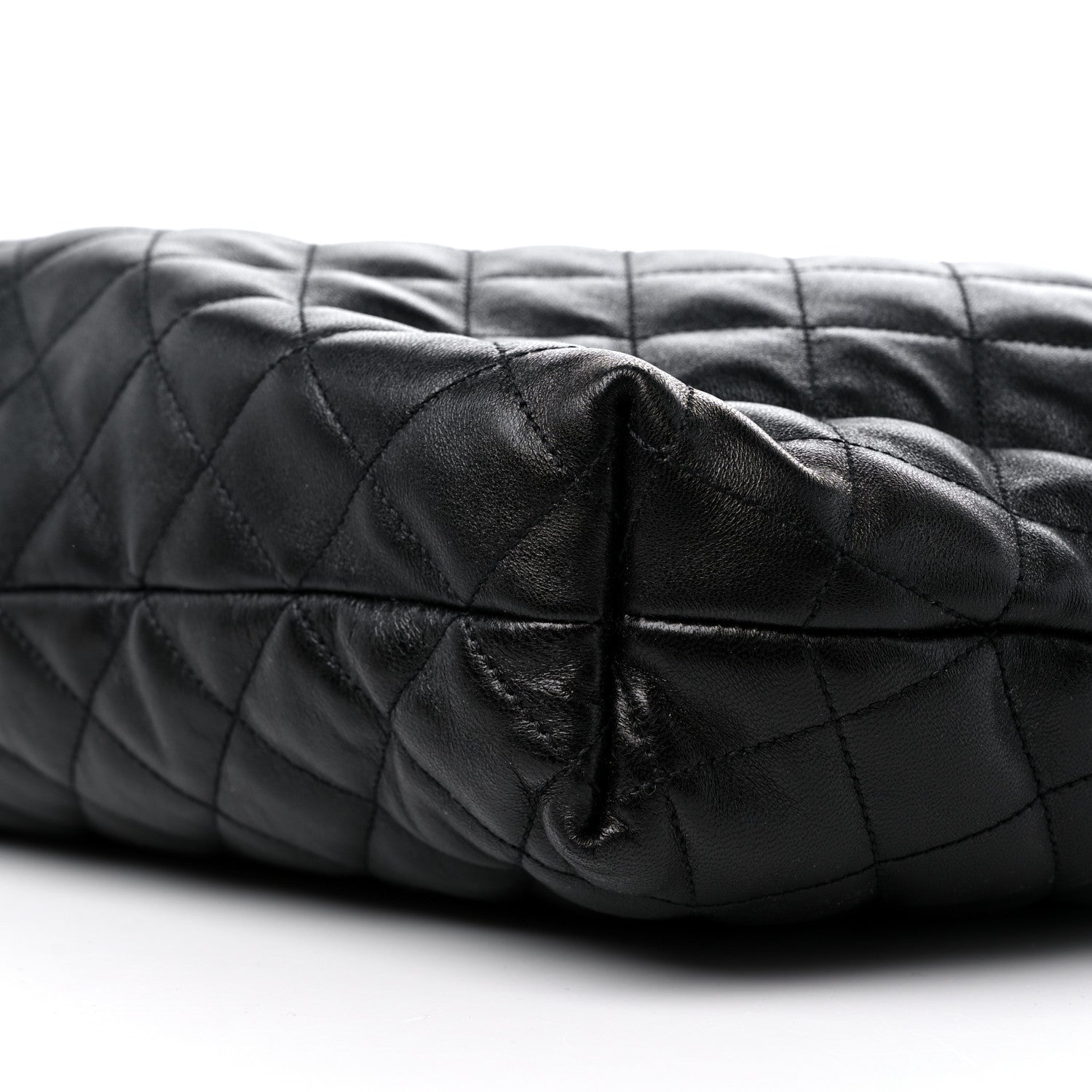 Saint Laurent Lambskin Quilted Maxi Icare Shopping Tote Black 10 of 10