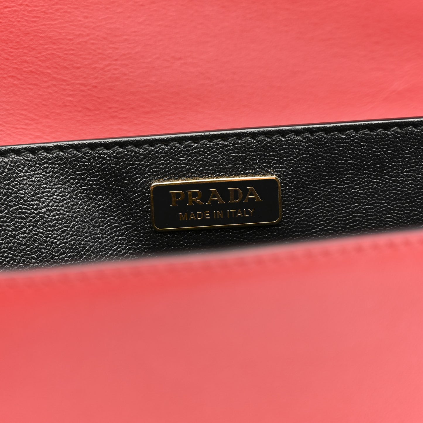 City Calfskin Saffiano Cahier Bag Fuoco Black
