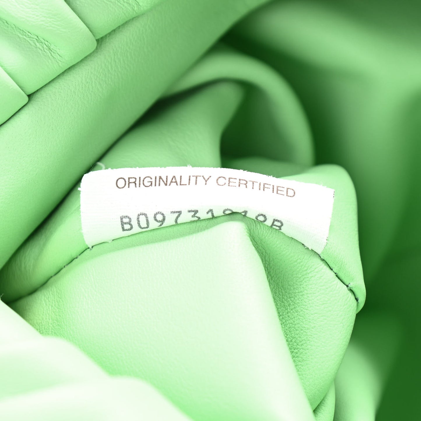 Calfskin The Pouch Chain Wasabi