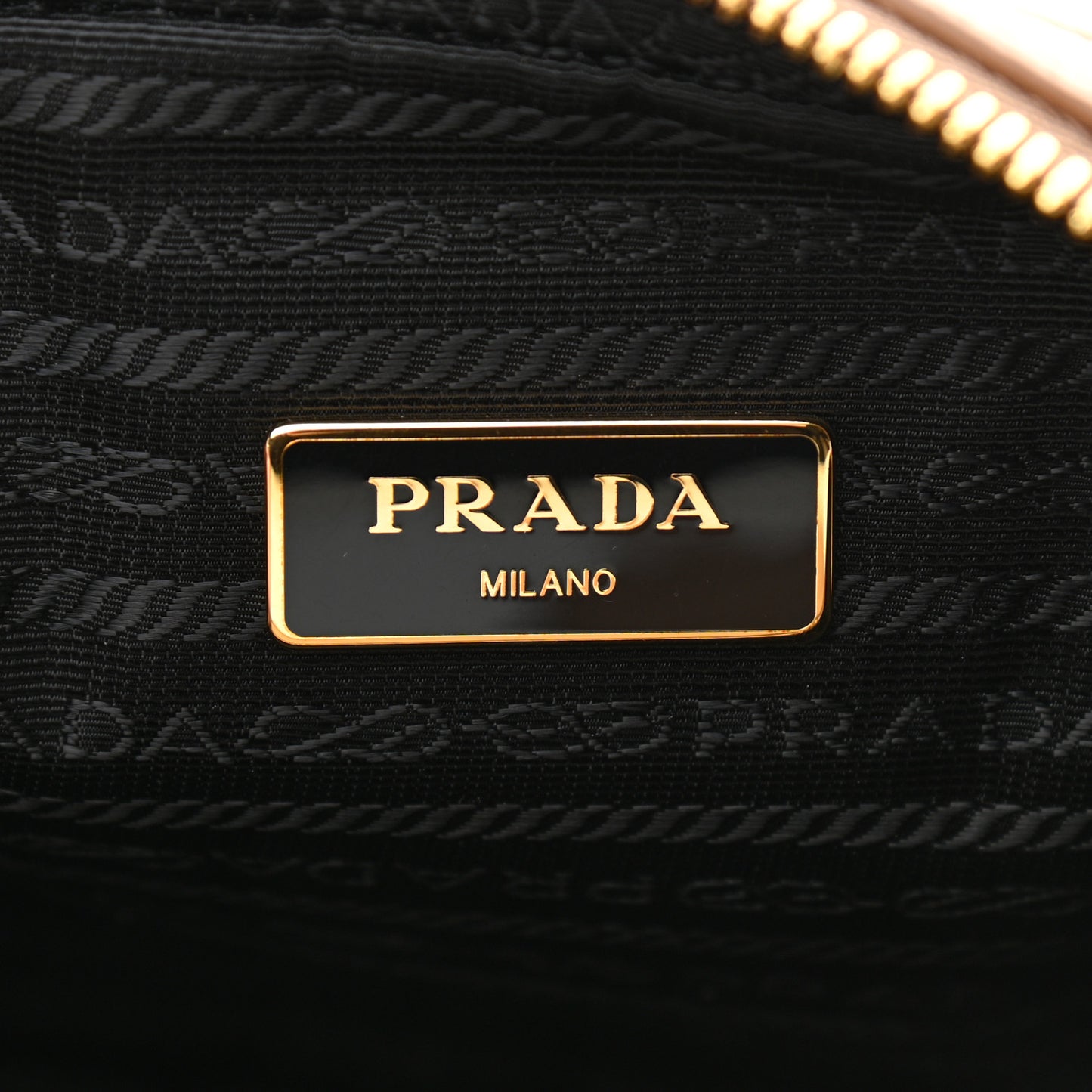 Vitello Phenix Camera Bag Cammeo