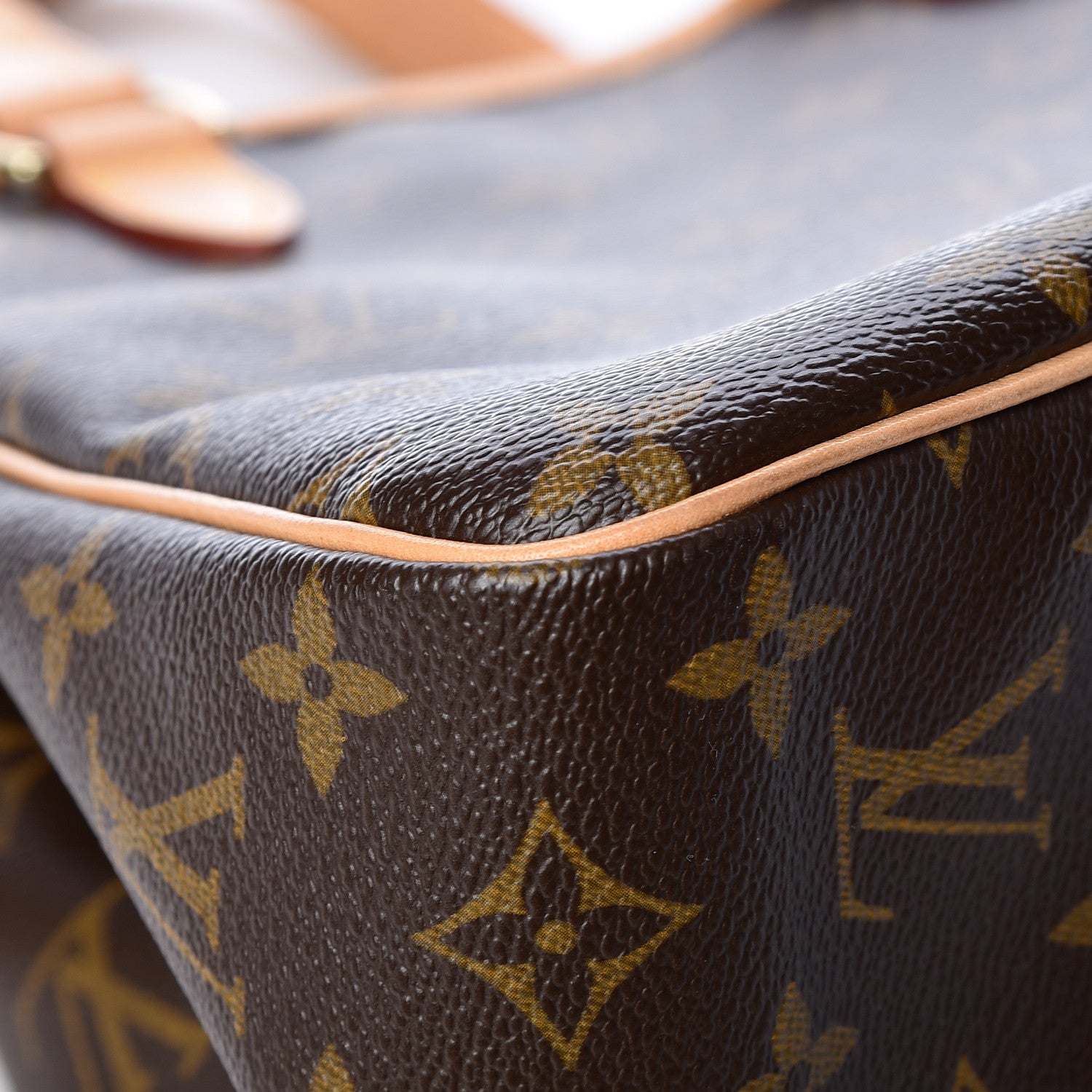 Louis Vuitton Monogram Batignolles 12 of 13