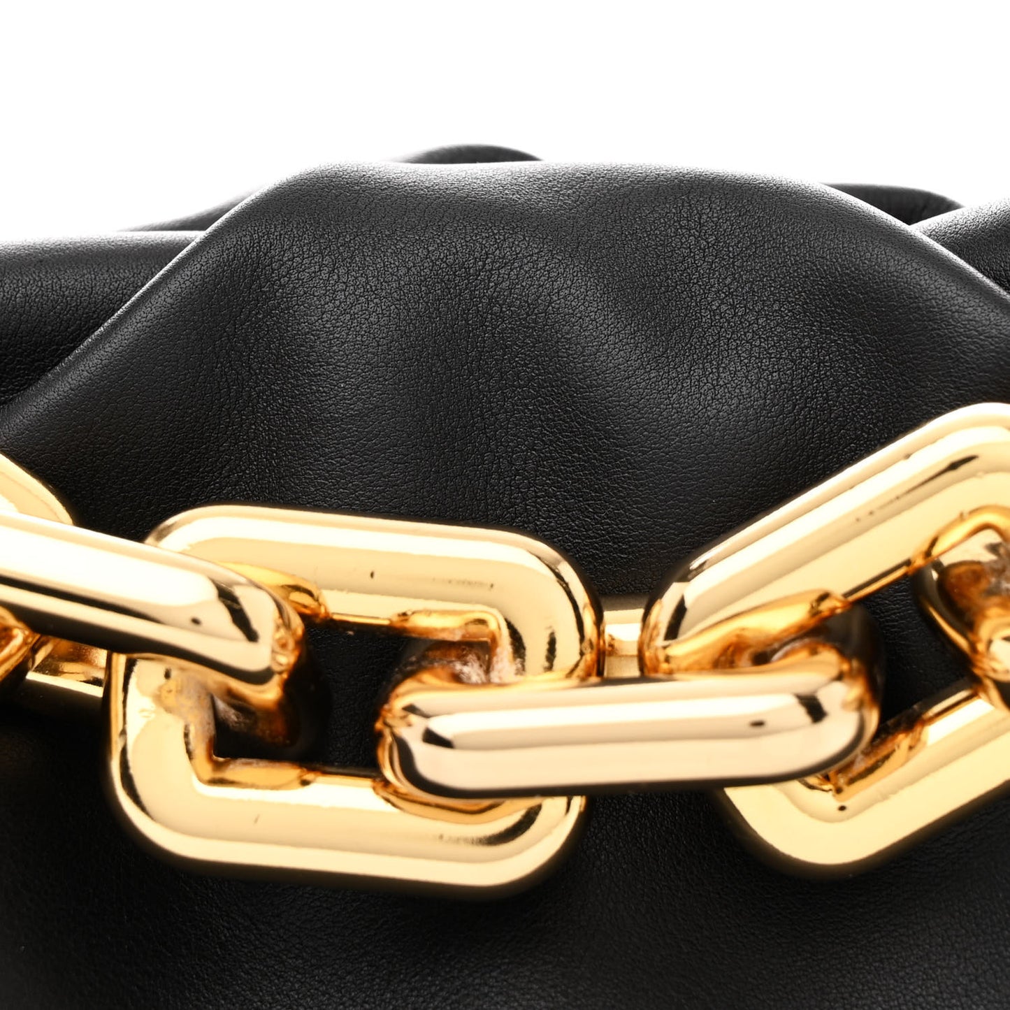 Calfskin The Pouch Chain Black