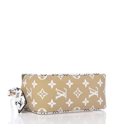 Louis Vuitton Monogram Giant Beach Pouch Kaki 4 of 9