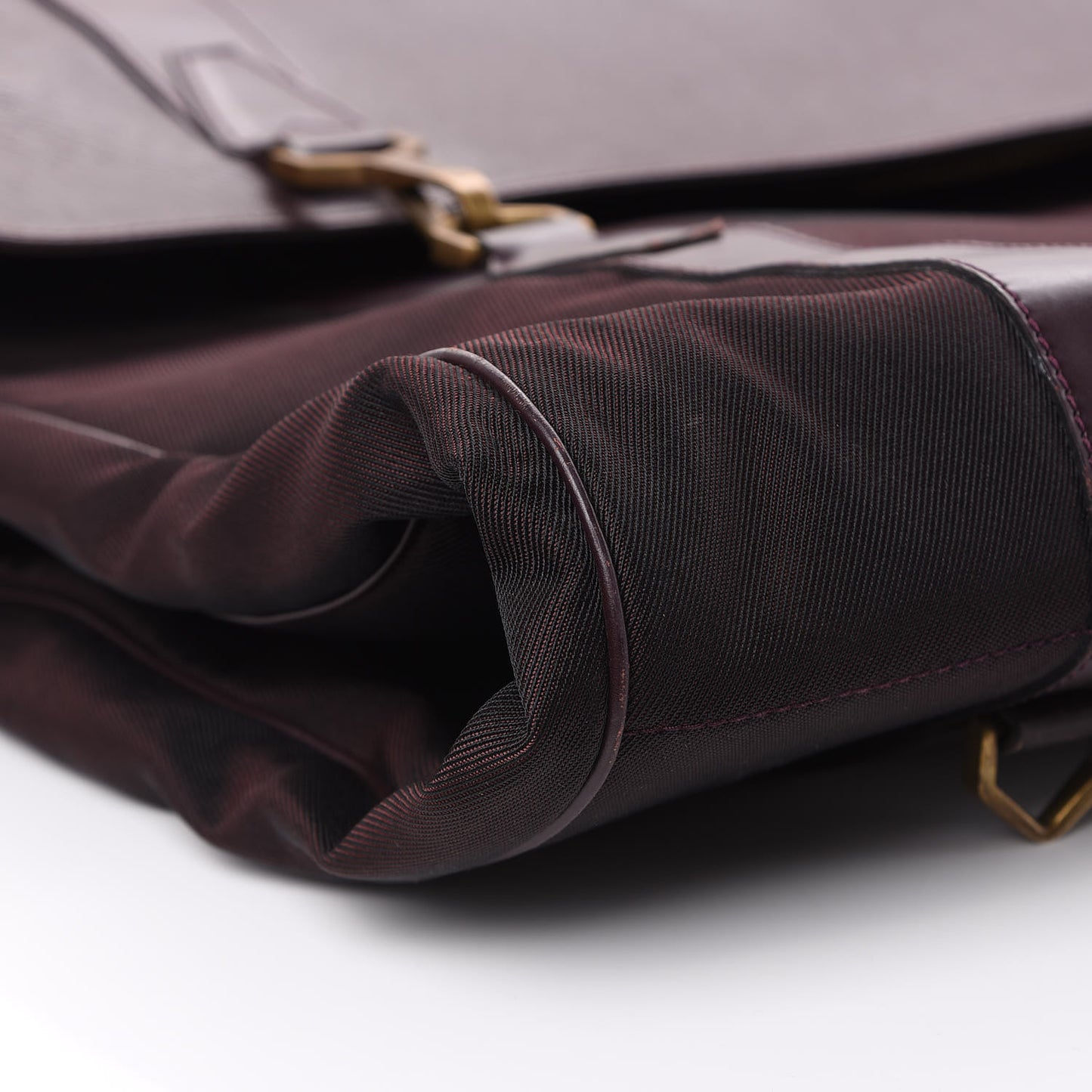 Taiga Nylon 2 Hanger Garment Carrier Bordeaux