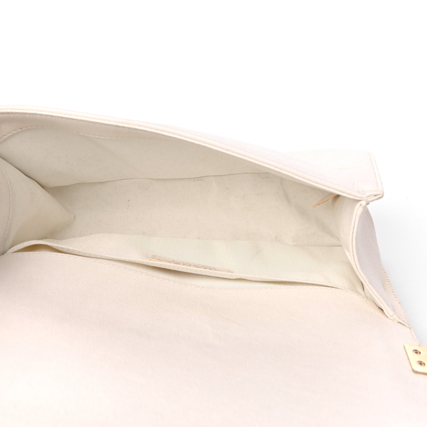Caviar Quilted Medium Boy Flap Ivory