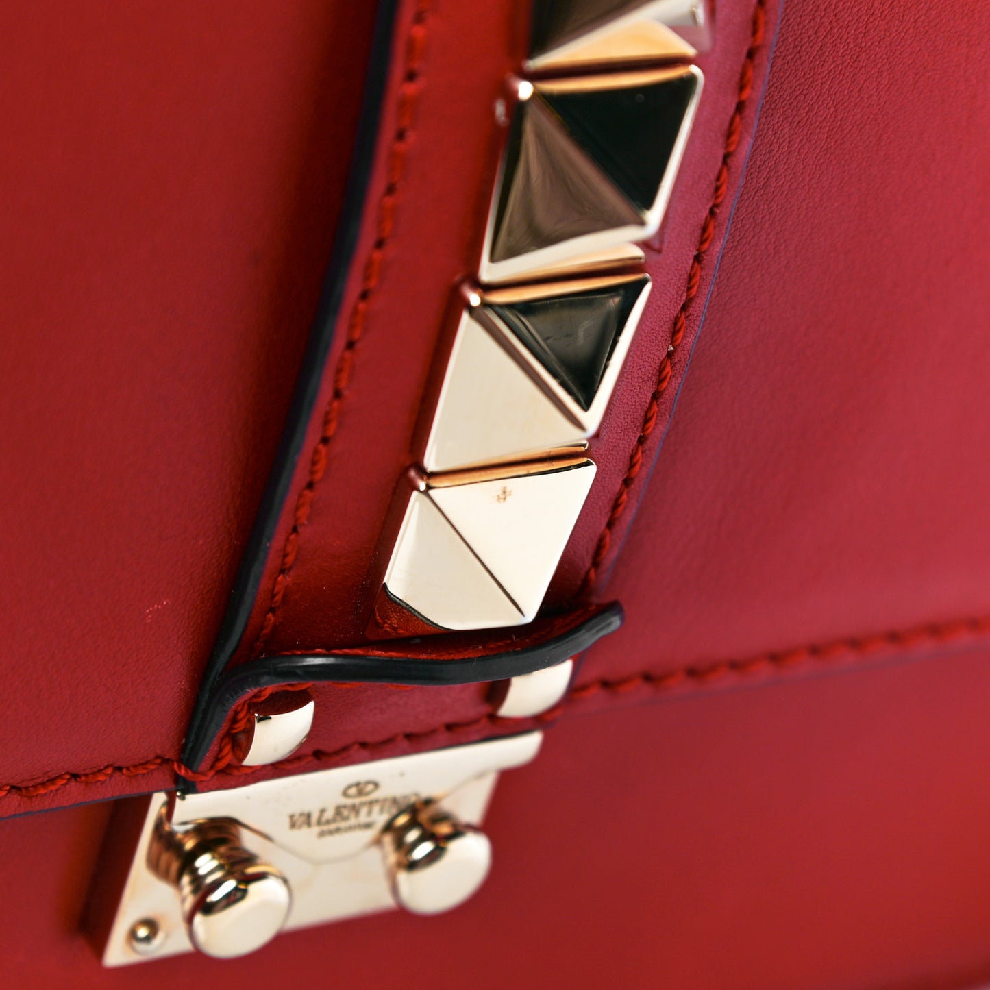 Vitello Medium Glam Lock Rockstud Flap Red