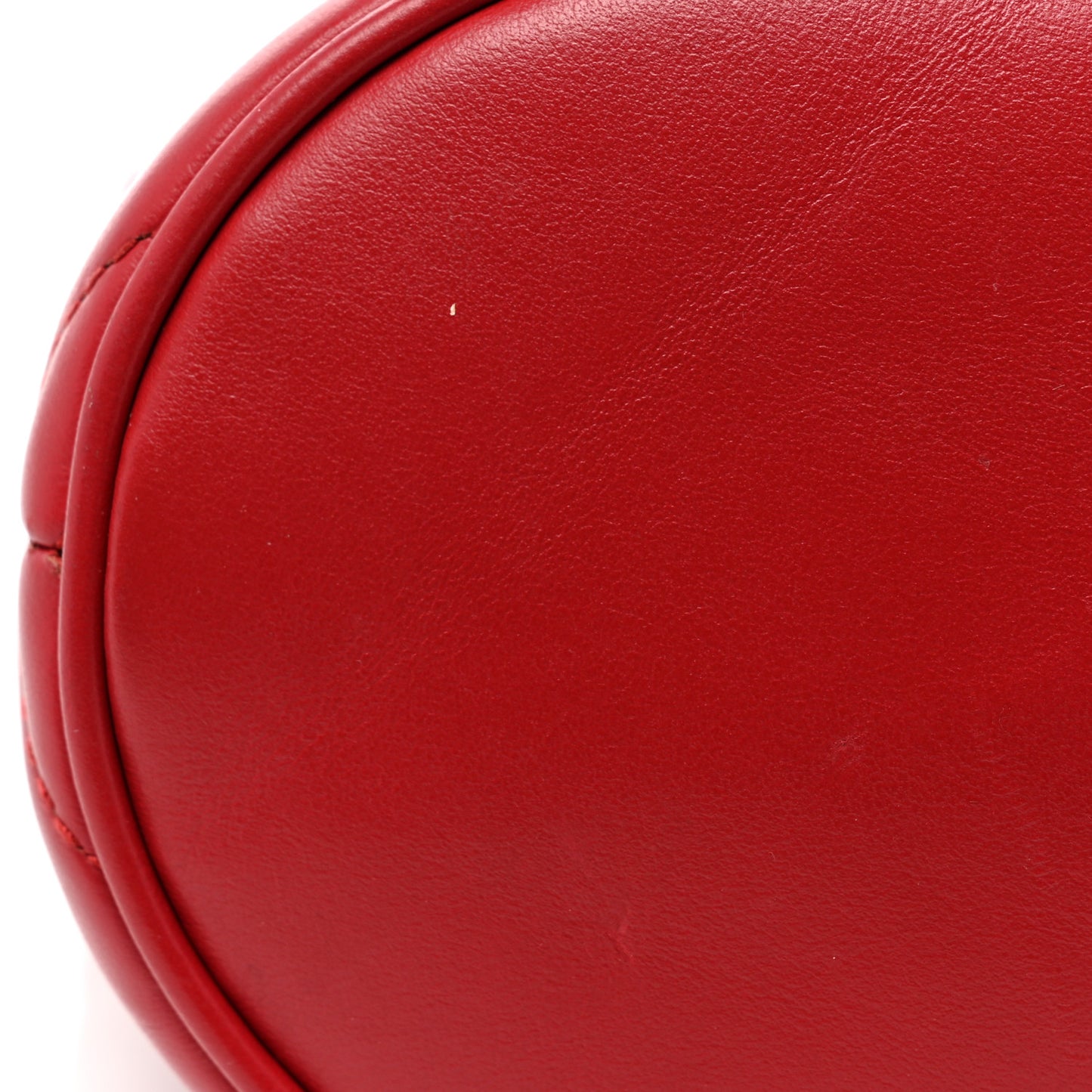 Calfskin Matelasse Mini GG Marmont 2.0 Bucket Bag Hibiscus Red