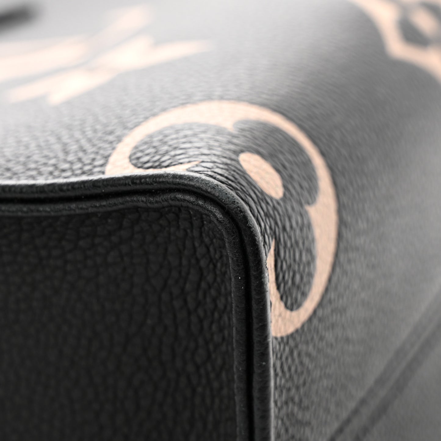 Empreinte Monogram Giant Onthego PM Black Beige