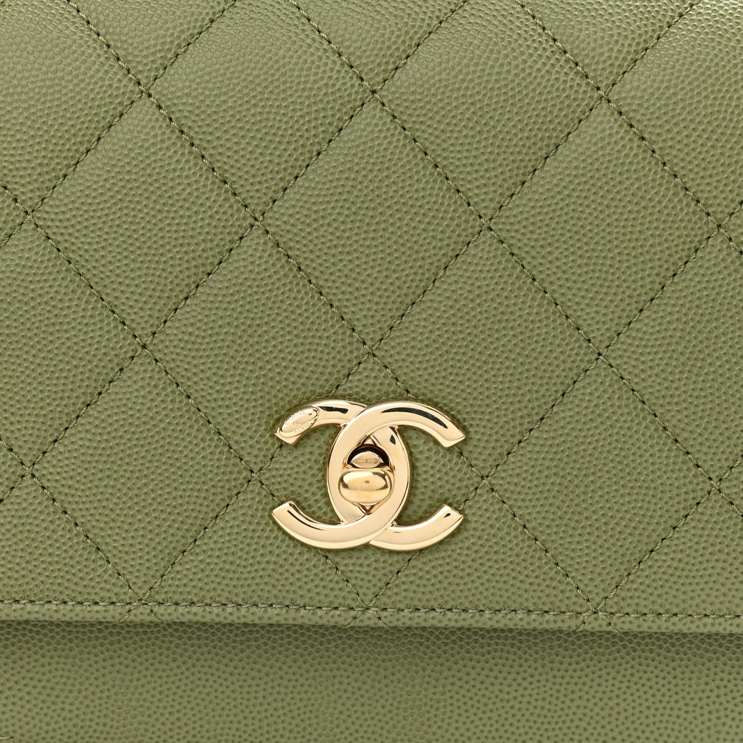 Caviar Quilted Medium Business Affinity Flap Green