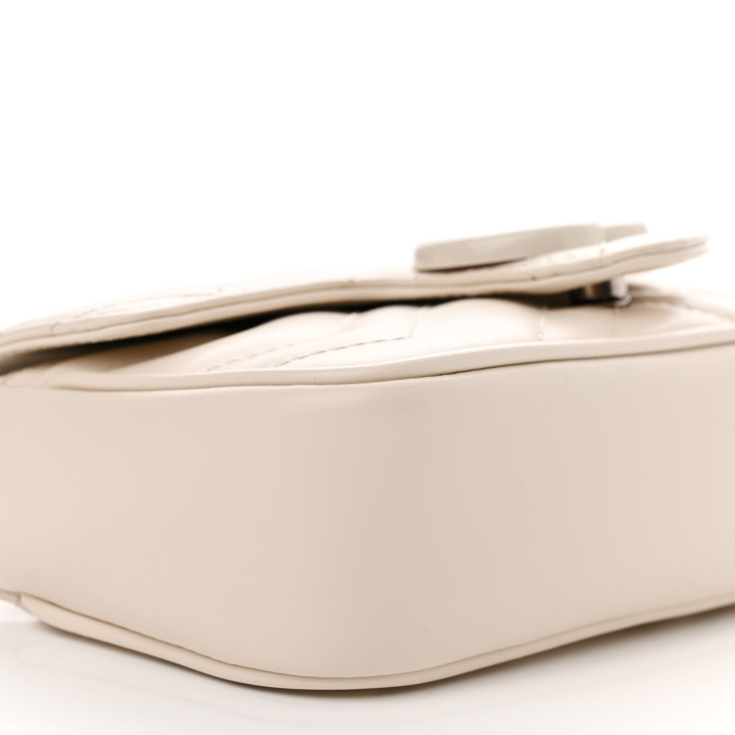 Gucci Calfskin Matelasse Monochrome GG Marmont Chain Belt Bag Mystic White 9 of 11