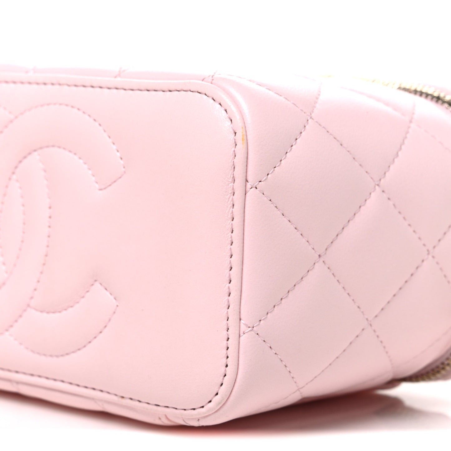 Lambskin Quilted Small Pearl Crush Vanity Case With Chain Light Pink
