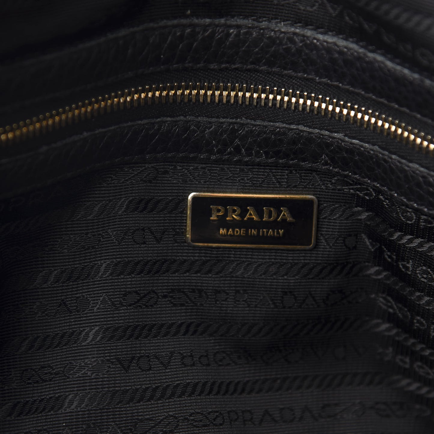 Vitello Daino Satchel Black