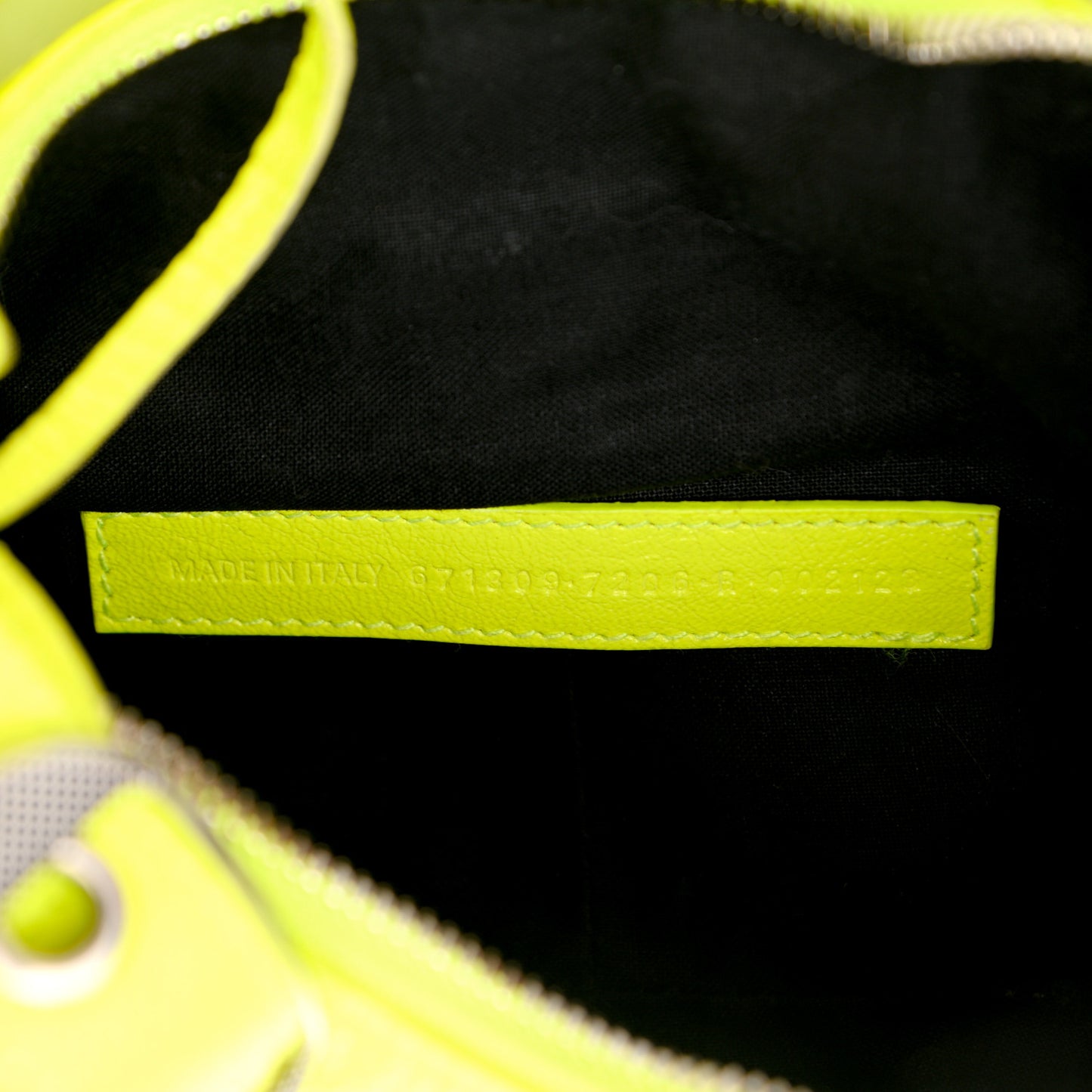 Agneau Arena Le Cagole Shoulder Bag XS Fluo Yellow