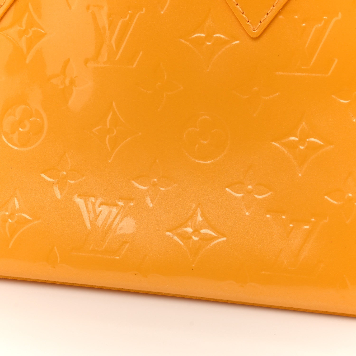 Louis Vuitton Vernis Wilshire PM Jaune Passion 15 of 18