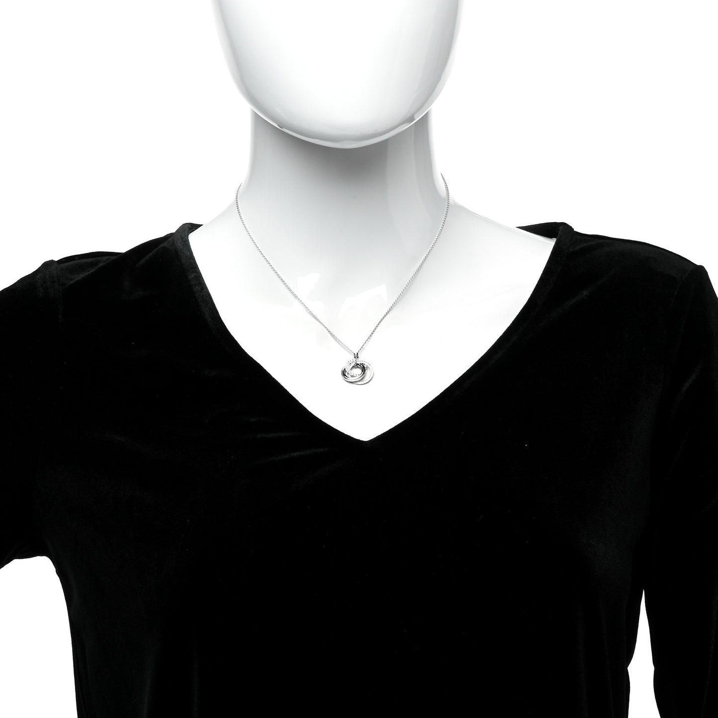 18K White Gold Diamond Triple Interlocking Circles Pendant Necklace