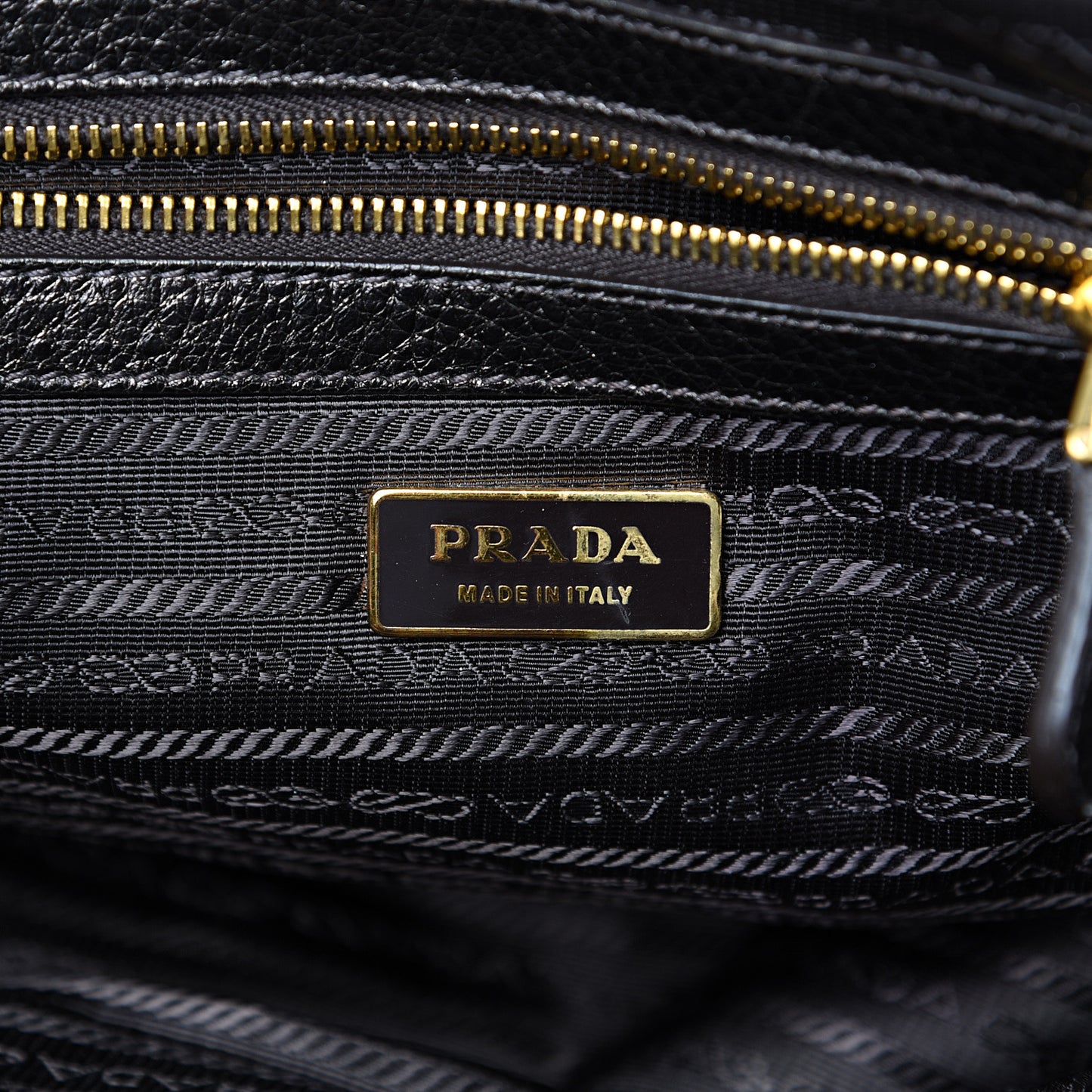 Metallic Vitello Daino Shoulder Bag Piombo