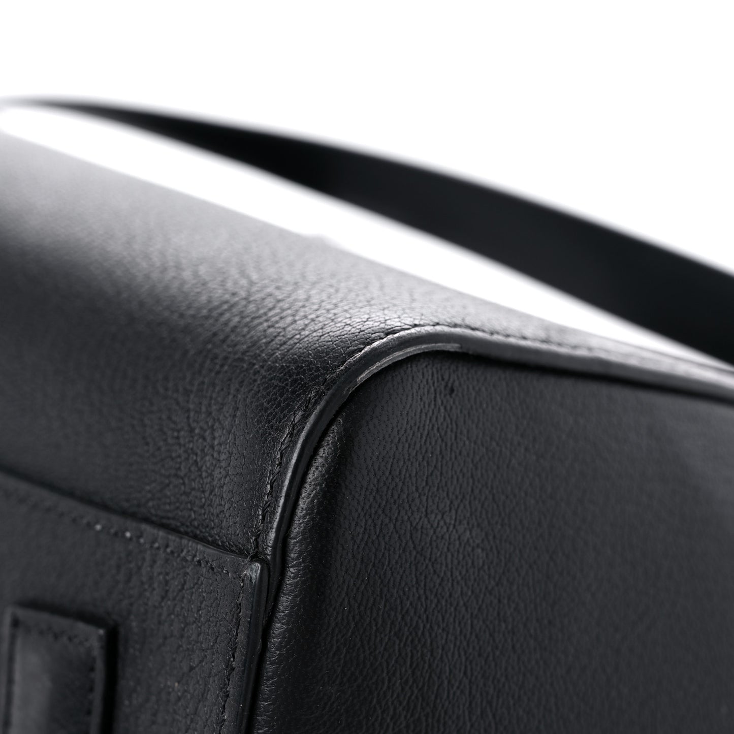 Sugar Goatskin Medium Antigona Black