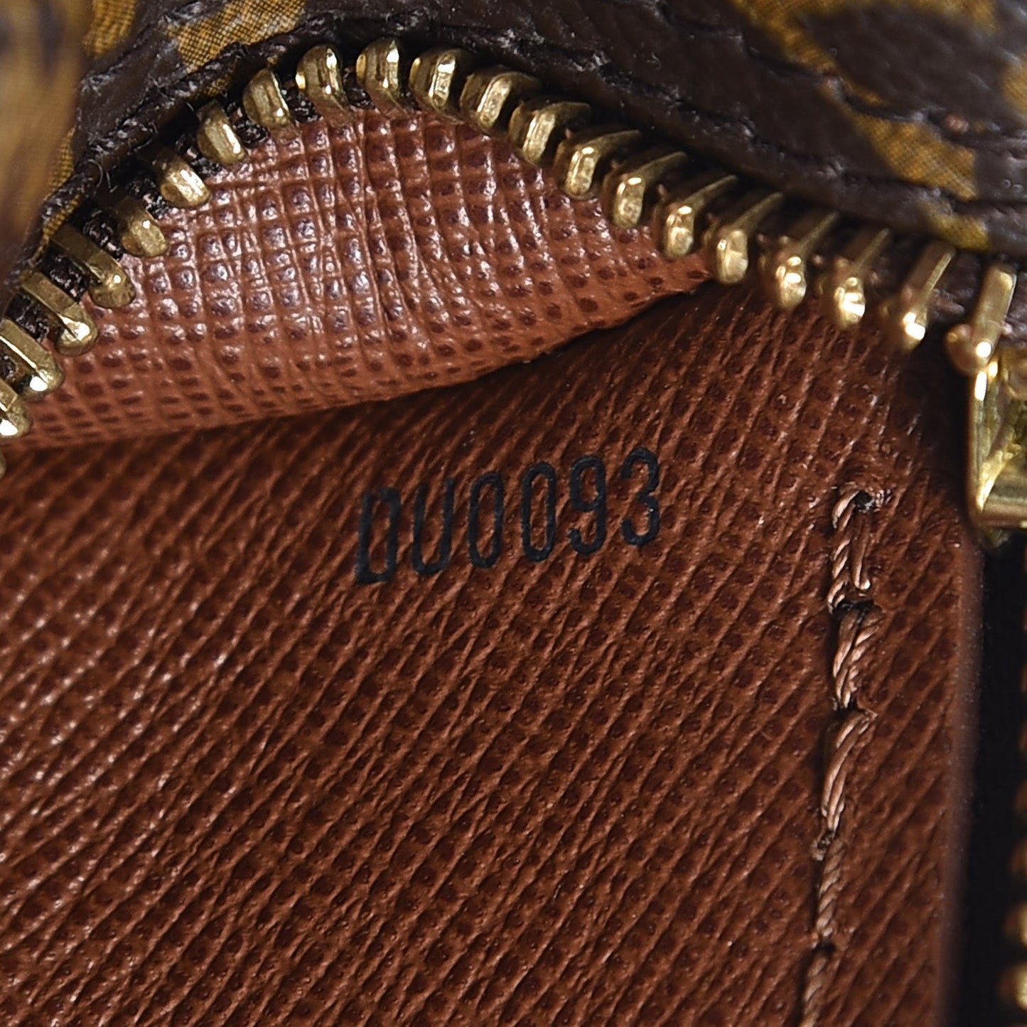 Monogram Papillon 26
