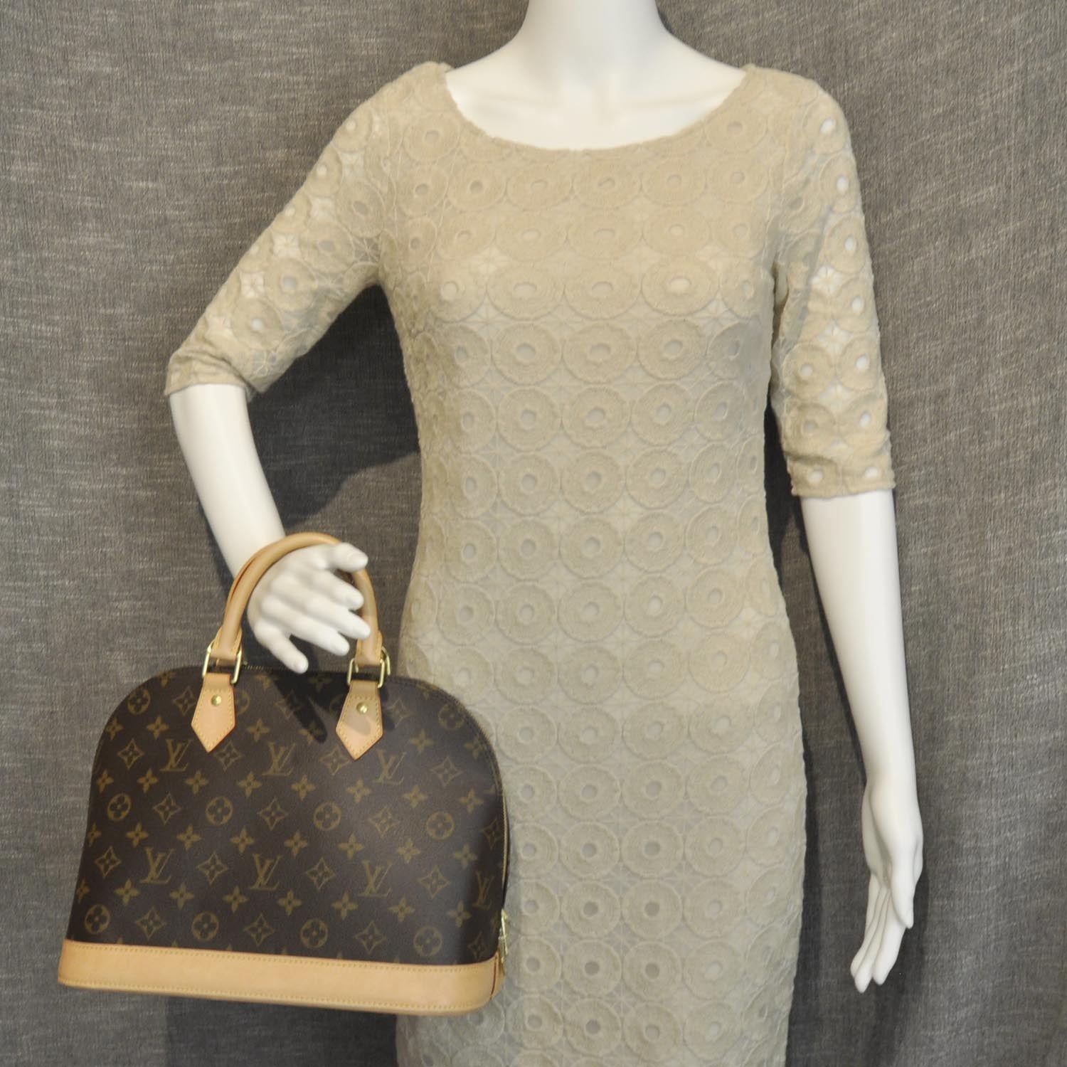 Louis Vuitton Monogram Alma 2 of 9