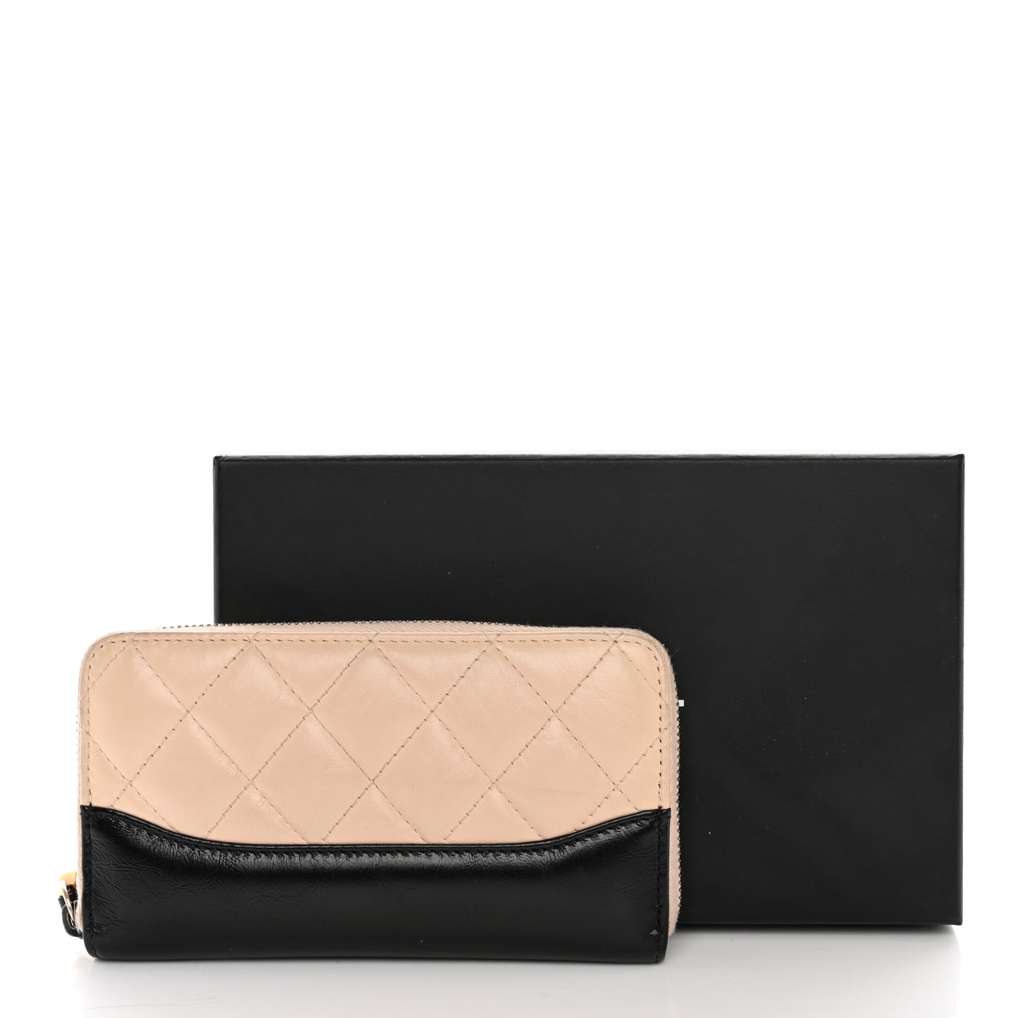Aged Calfskin Quilted Small Gabrielle Zip Around Wallet Beige Black