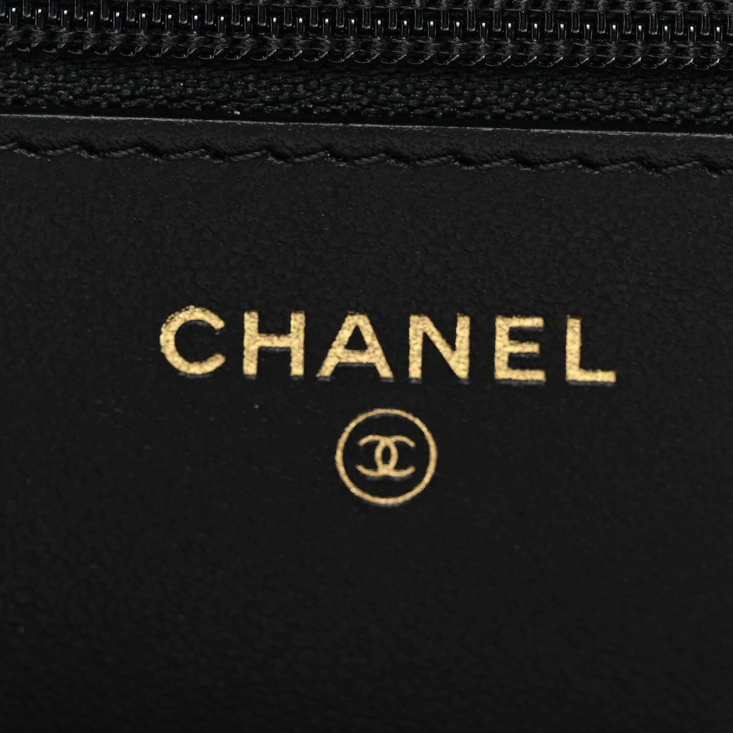 Chanel Calfskin Crocodile Embossed Graffiti 2.55 Cocodile Reissue Wallet On Chain WOC Black Gold 16 of 31