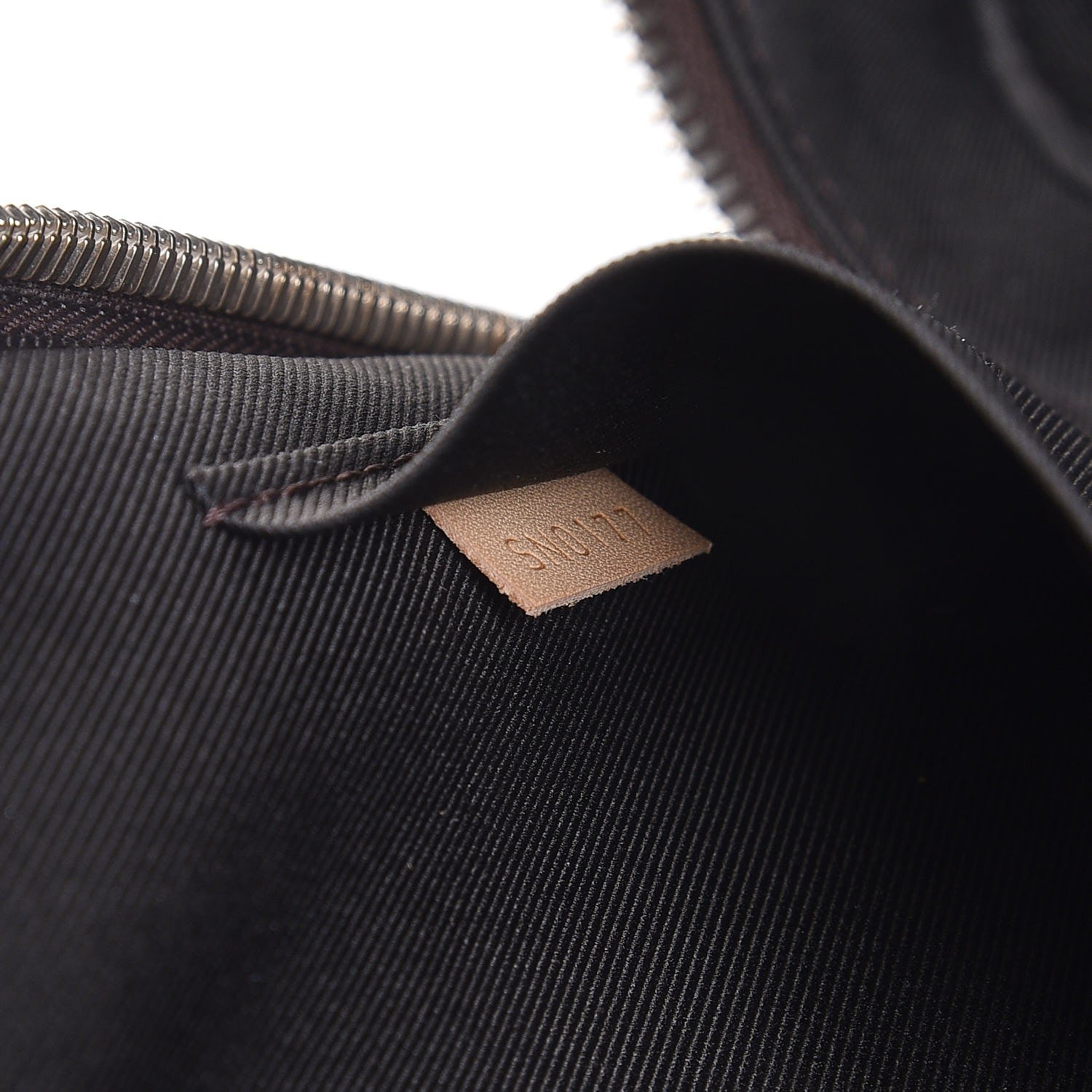 Louis Vuitton Monogram Horizon Accessories Pouch 6 of 7