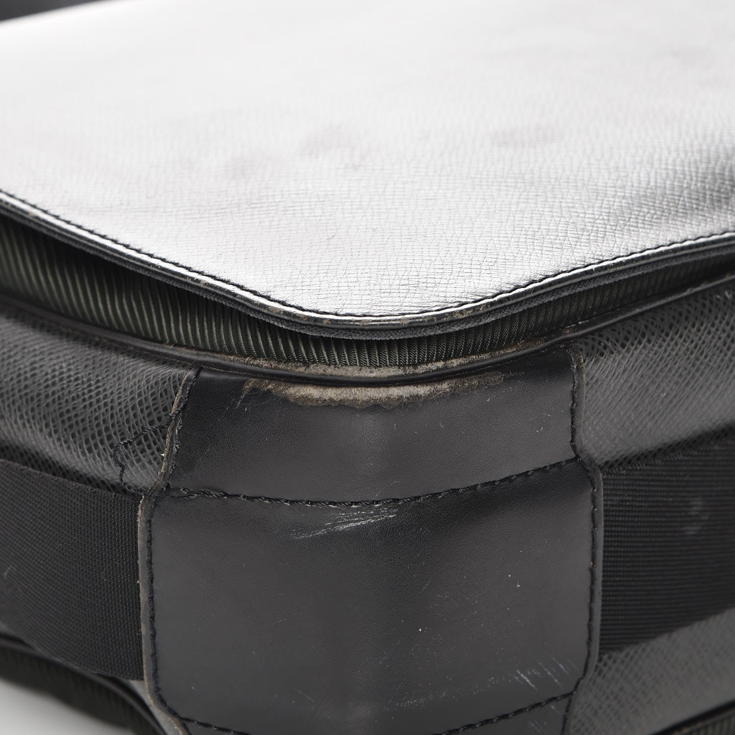 Louis Vuitton Taiga Viktor Messenger Bag Ardoise 9 of 11