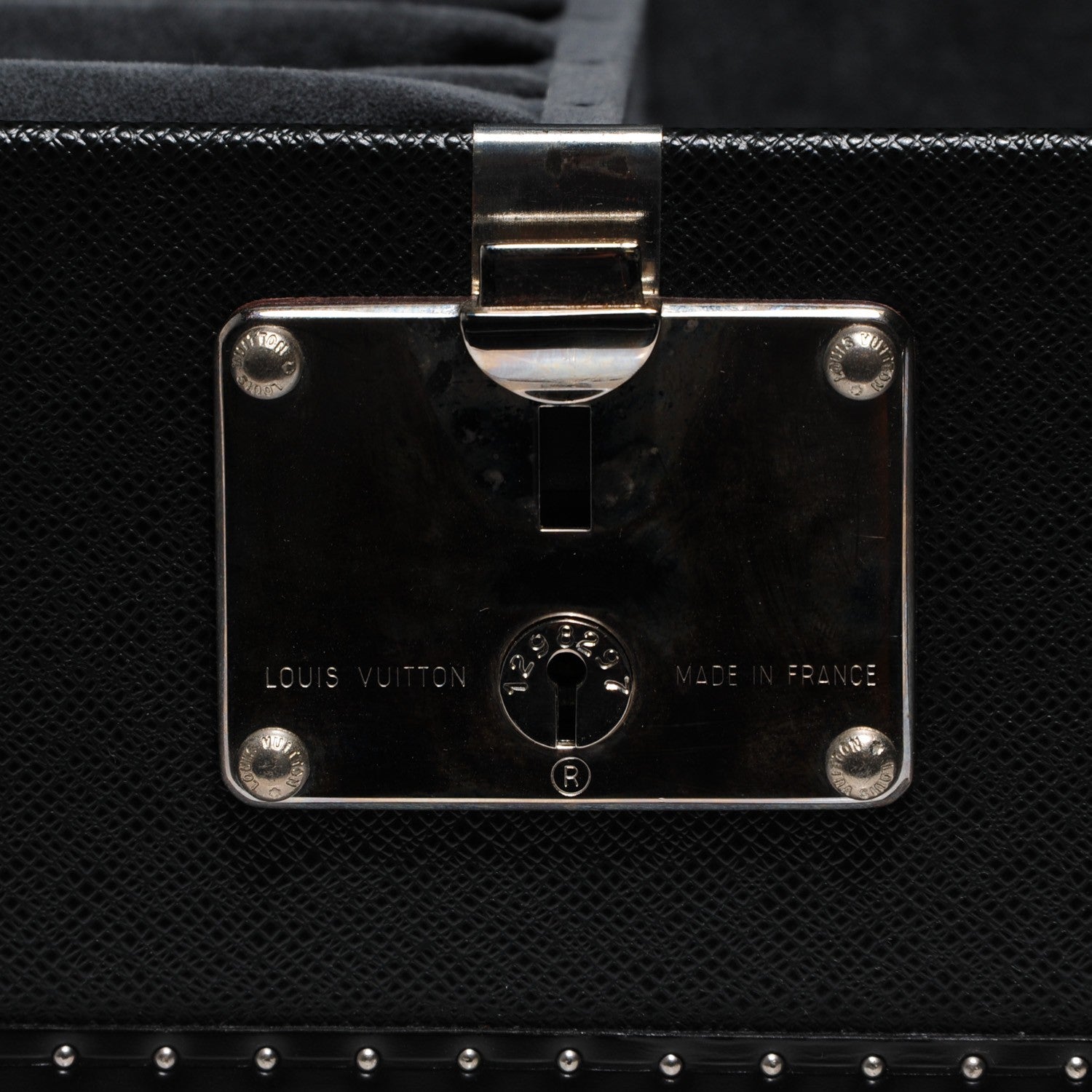 Louis Vuitton Taiga Gemine Shoe Trunk 12 Pairs Black 3 of 7