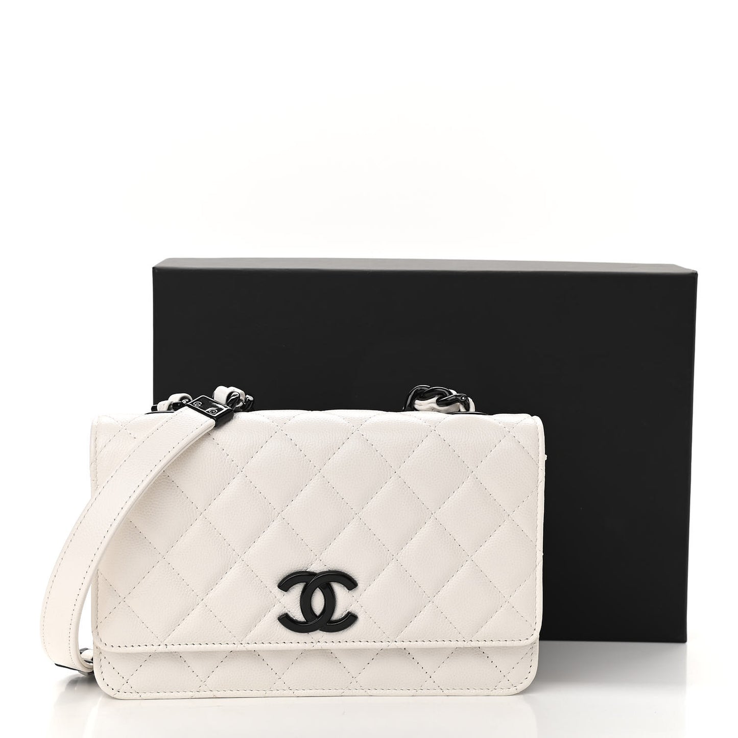 Caviar Quilted My Everything Wallet On Chain WOC White