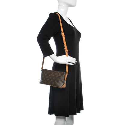 Louis Vuitton Monogram Trotteur 2 of 18