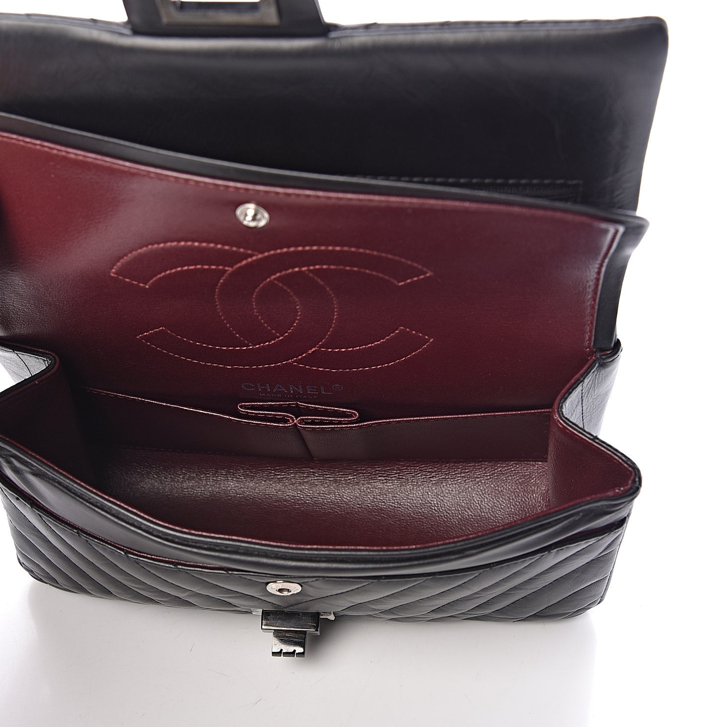 Aged Calfskin Chevron Quilted 2.55 Reissue 225 Flap So Black
