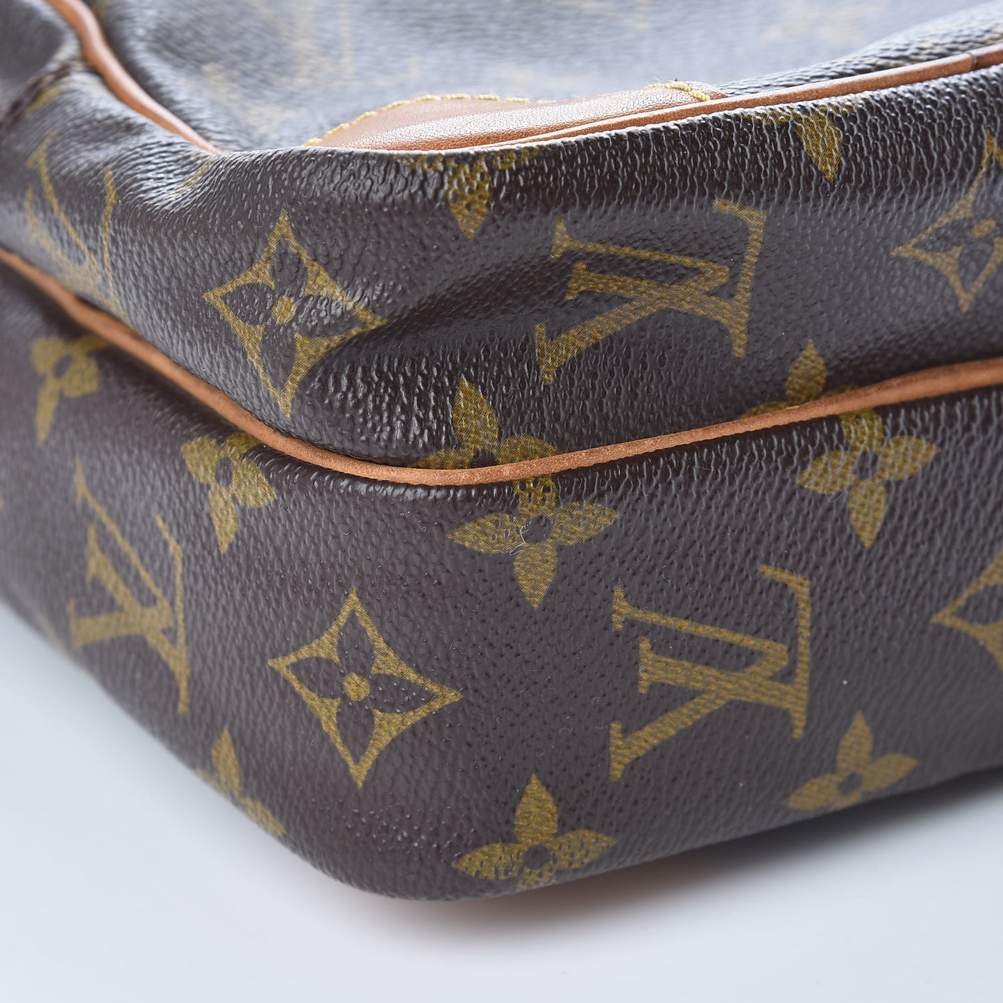 Monogram Amazone
