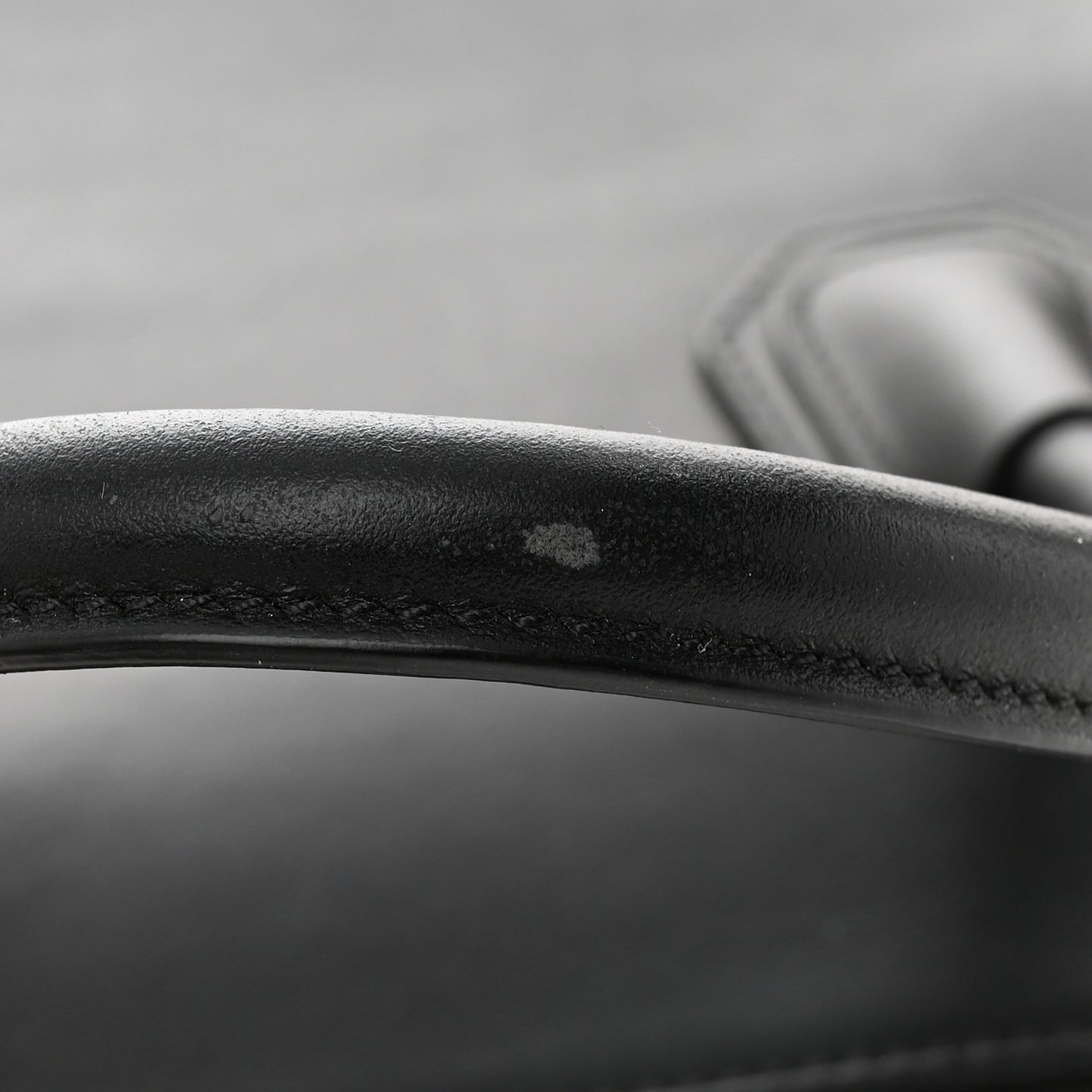 Smooth Calfskin Stitched Small Antigona Black