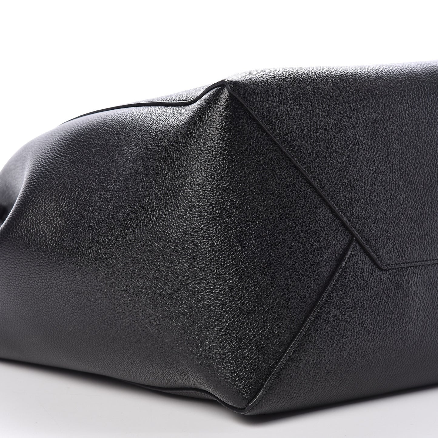 Soft Grained Calfskin Medium Belt Cabas Phantom Black