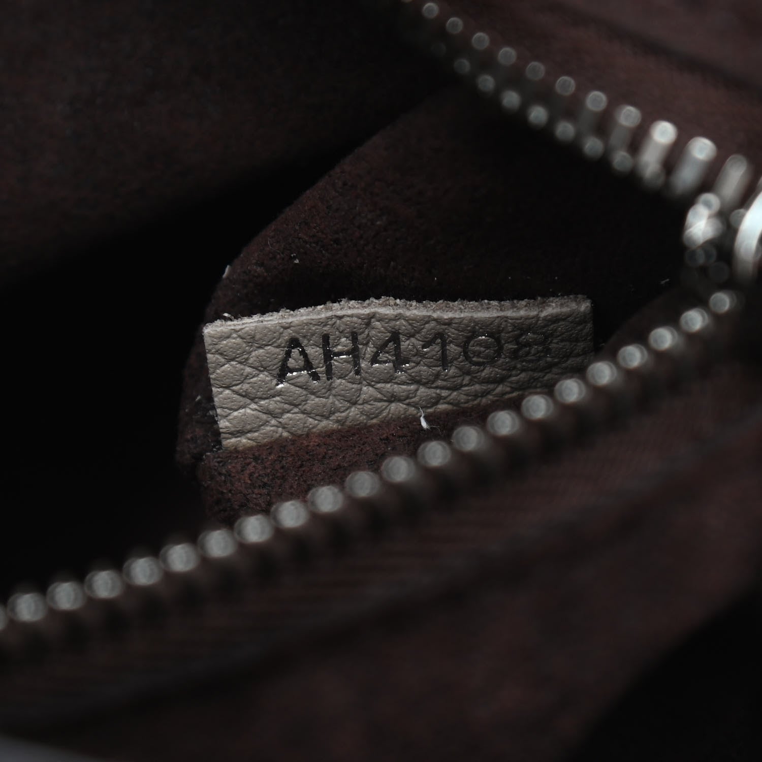 Louis Vuitton Mahina Babylone PM Galet 7 of 11