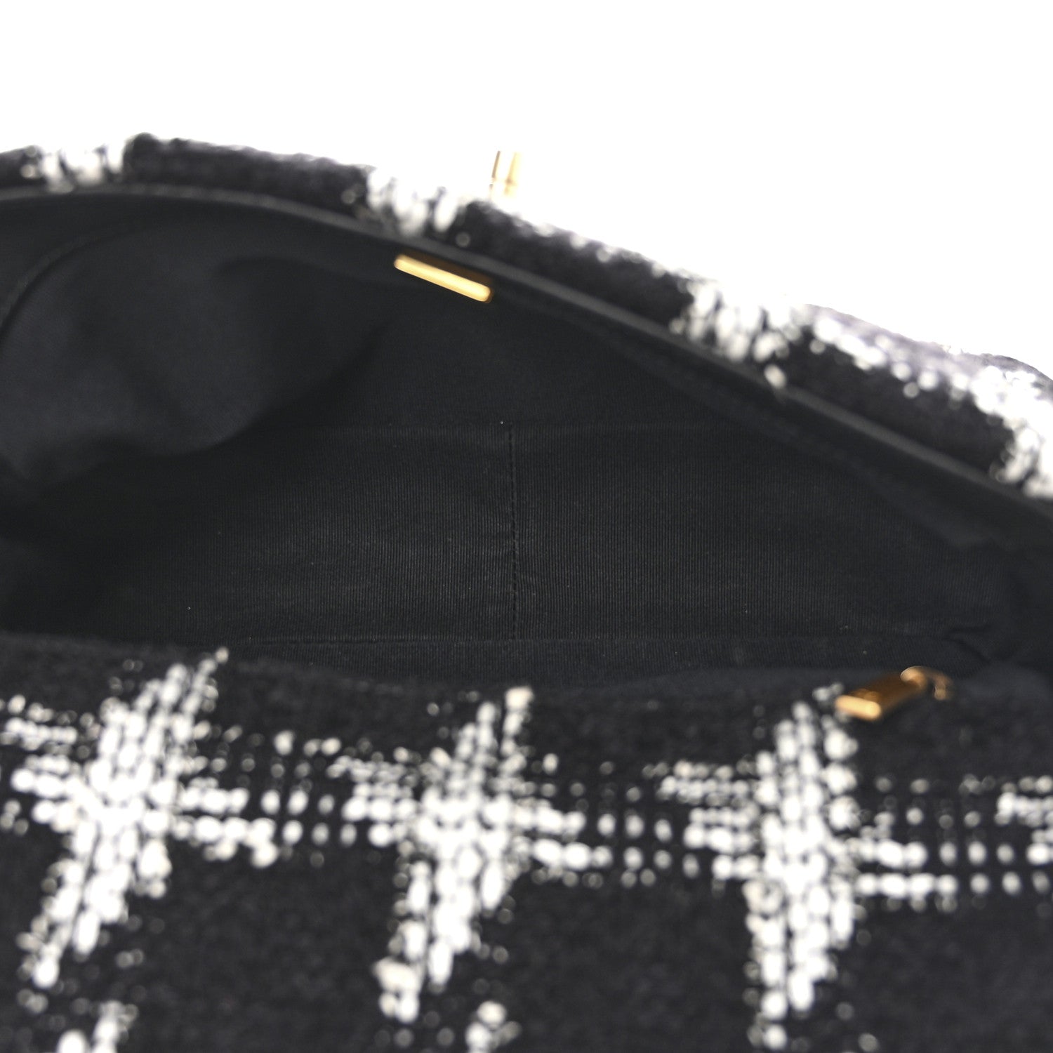 Chanel Tweed Houndstooth Quilted Medium Chanel 19 Flap Black White 5 of 10