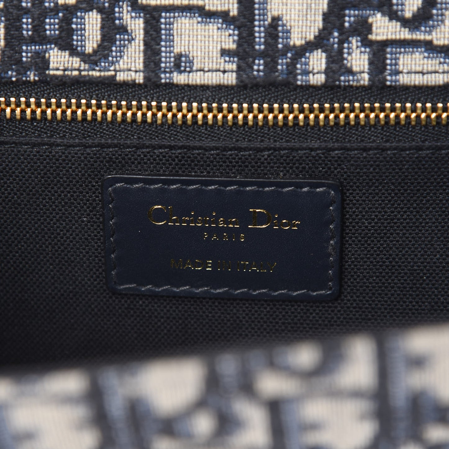 Oblique 30 Montaigne Chain Flap Bag Blue
